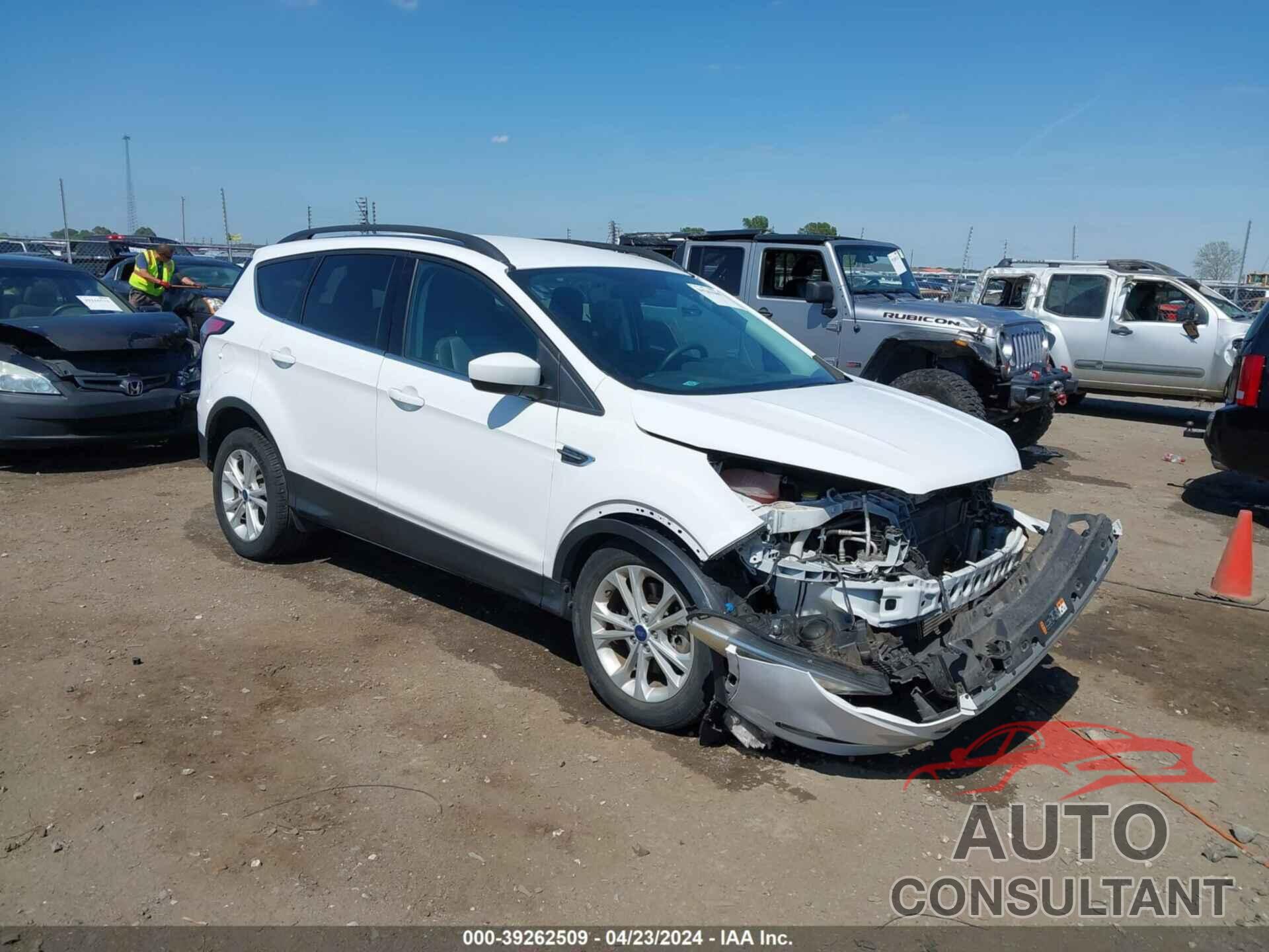 FORD ESCAPE 2018 - 1FMCU0G99JUB49003