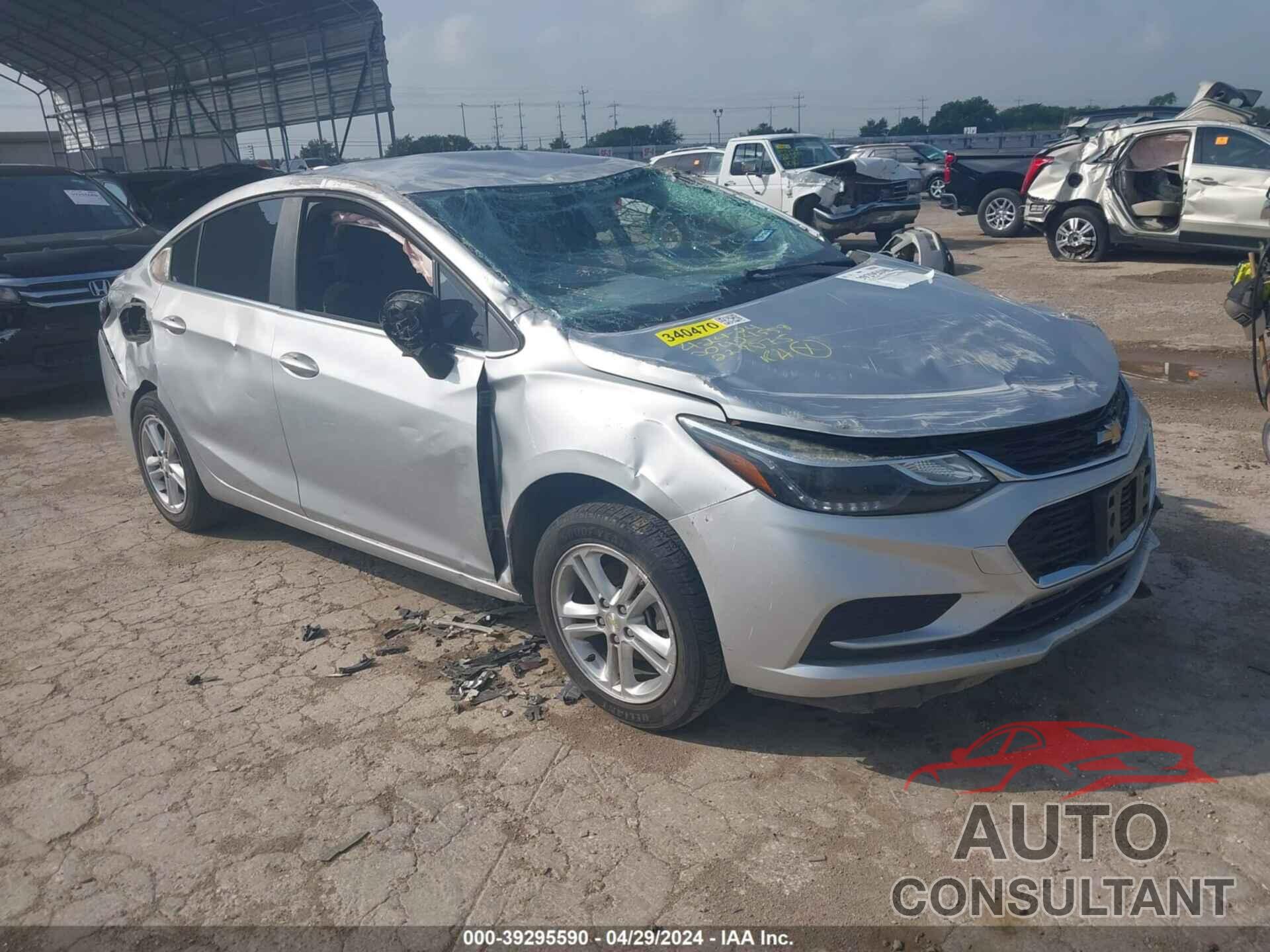 CHEVROLET CRUZE 2018 - 1G1BE5SM0J7229075