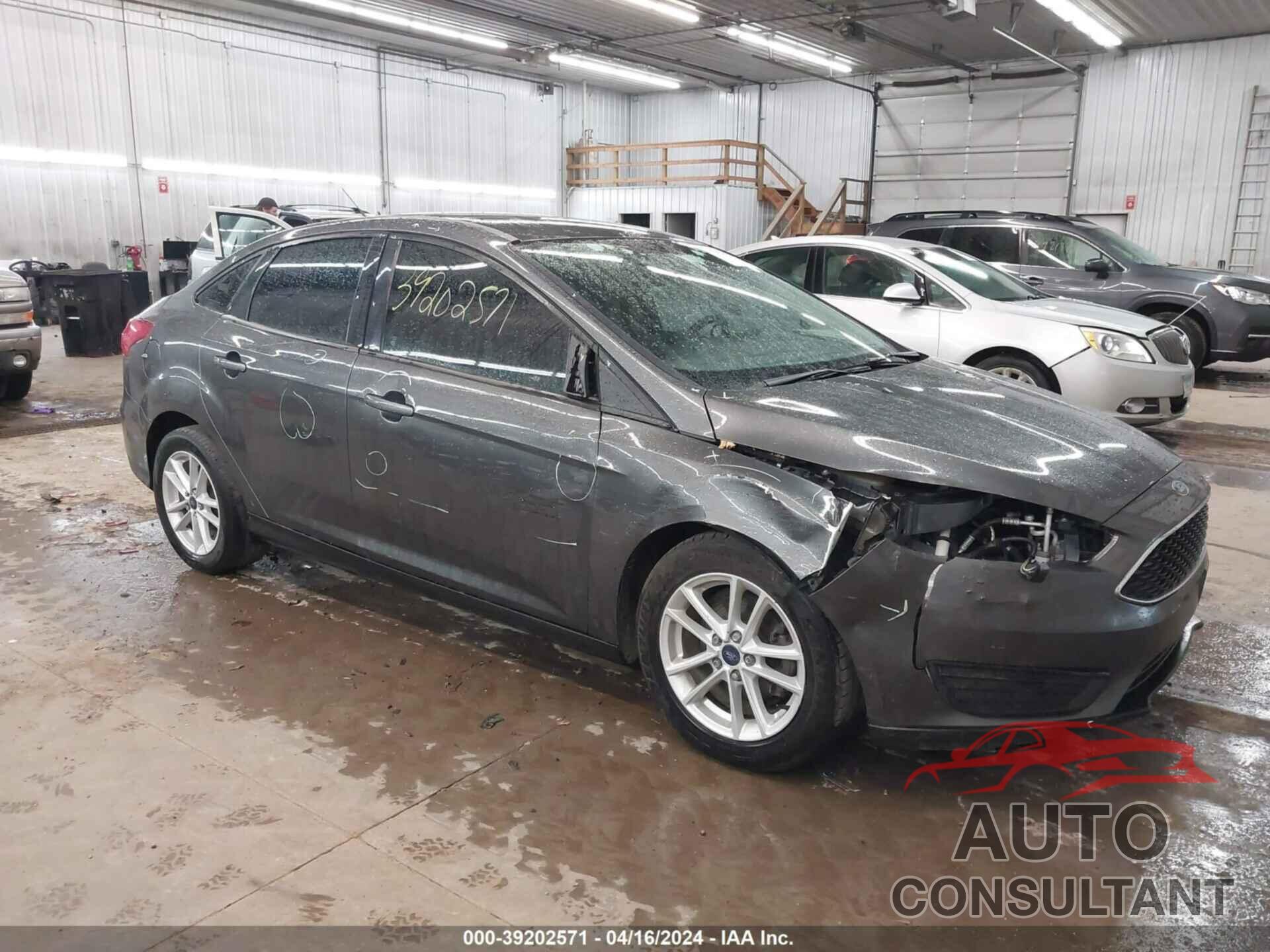 FORD FOCUS 2017 - 1FADP3F26HL277338