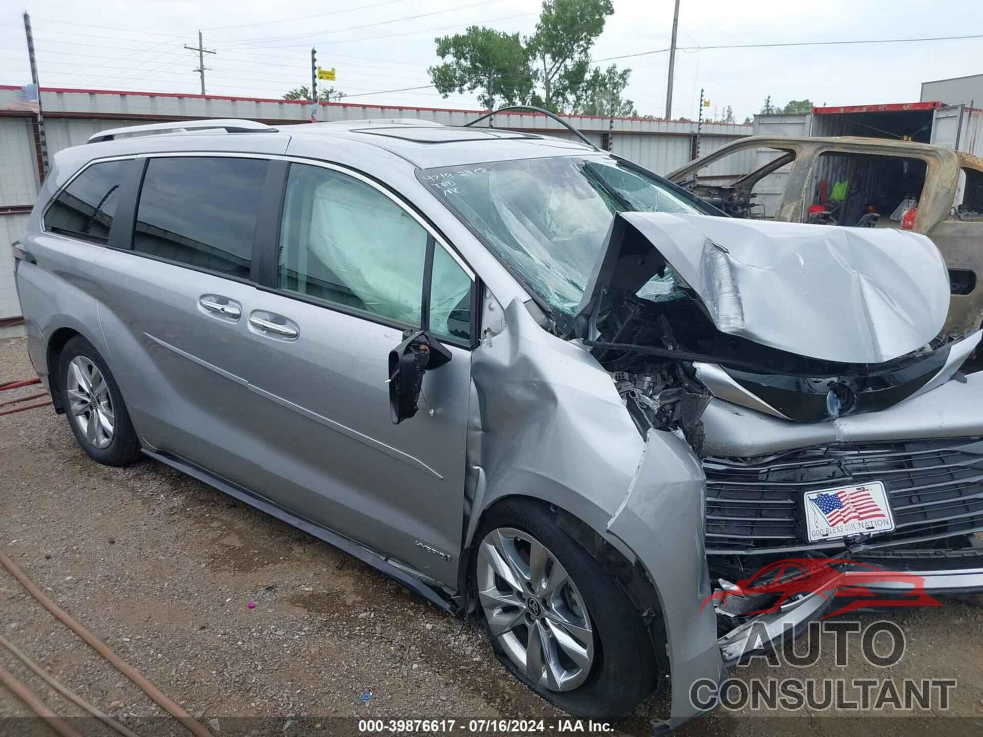 TOYOTA SIENNA 2021 - 5TDZRKECXMS028810