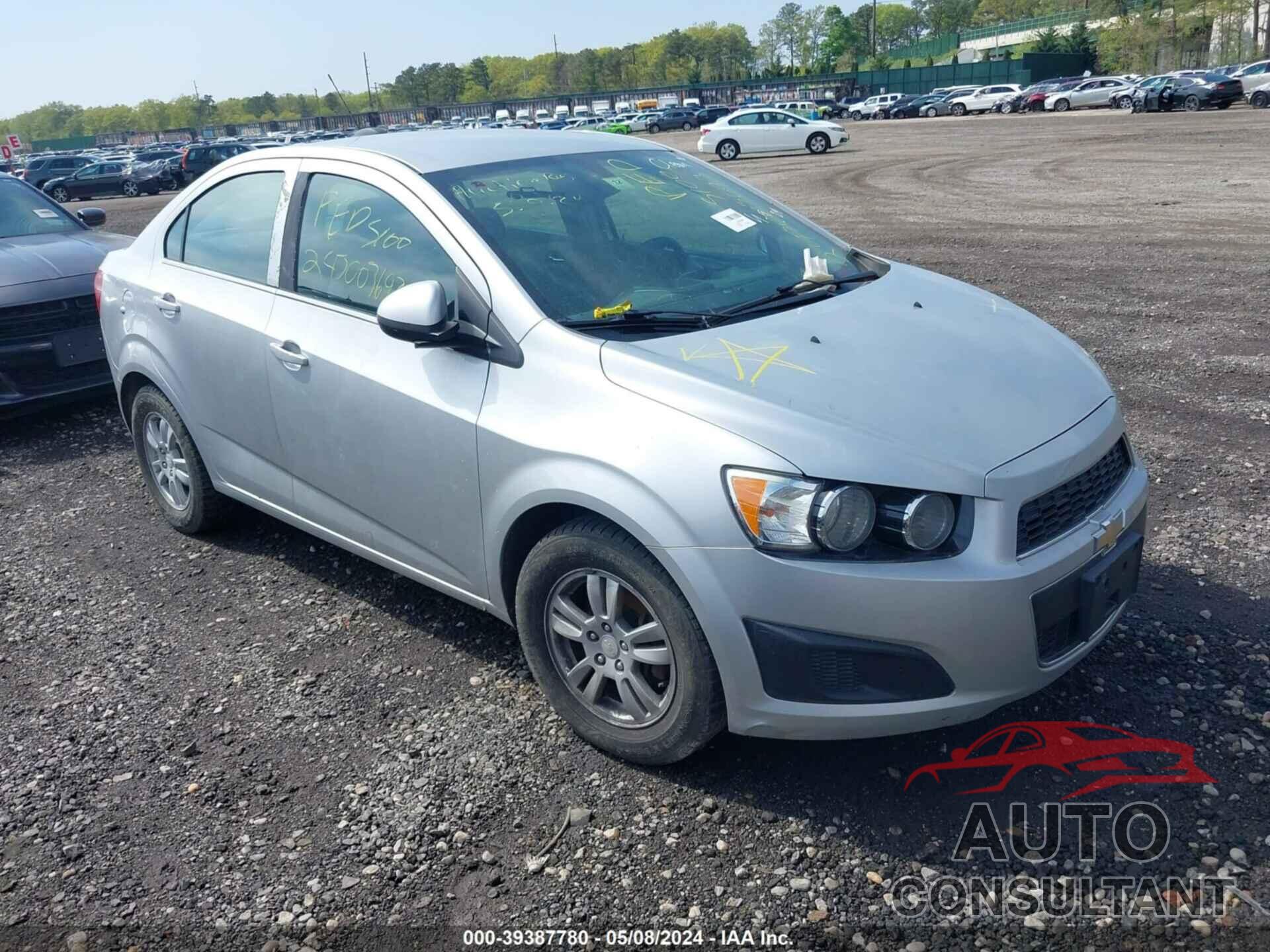 CHEVROLET SONIC 2016 - 1G1JC5SG5G4102862