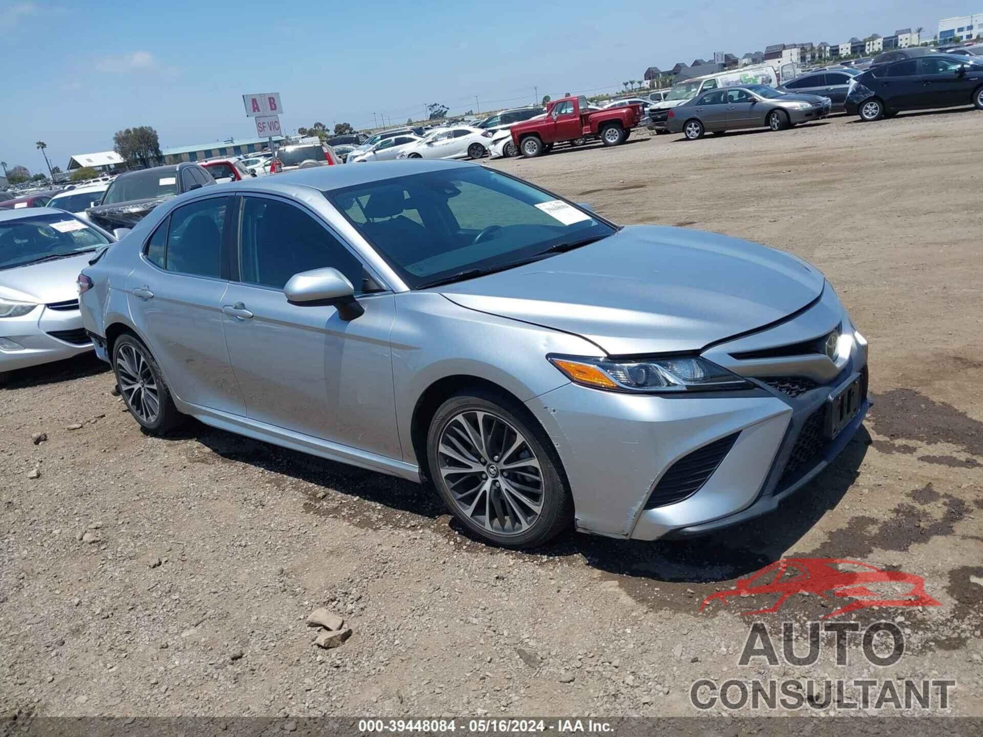 TOYOTA CAMRY 2018 - 4T1B11HK9JU071477