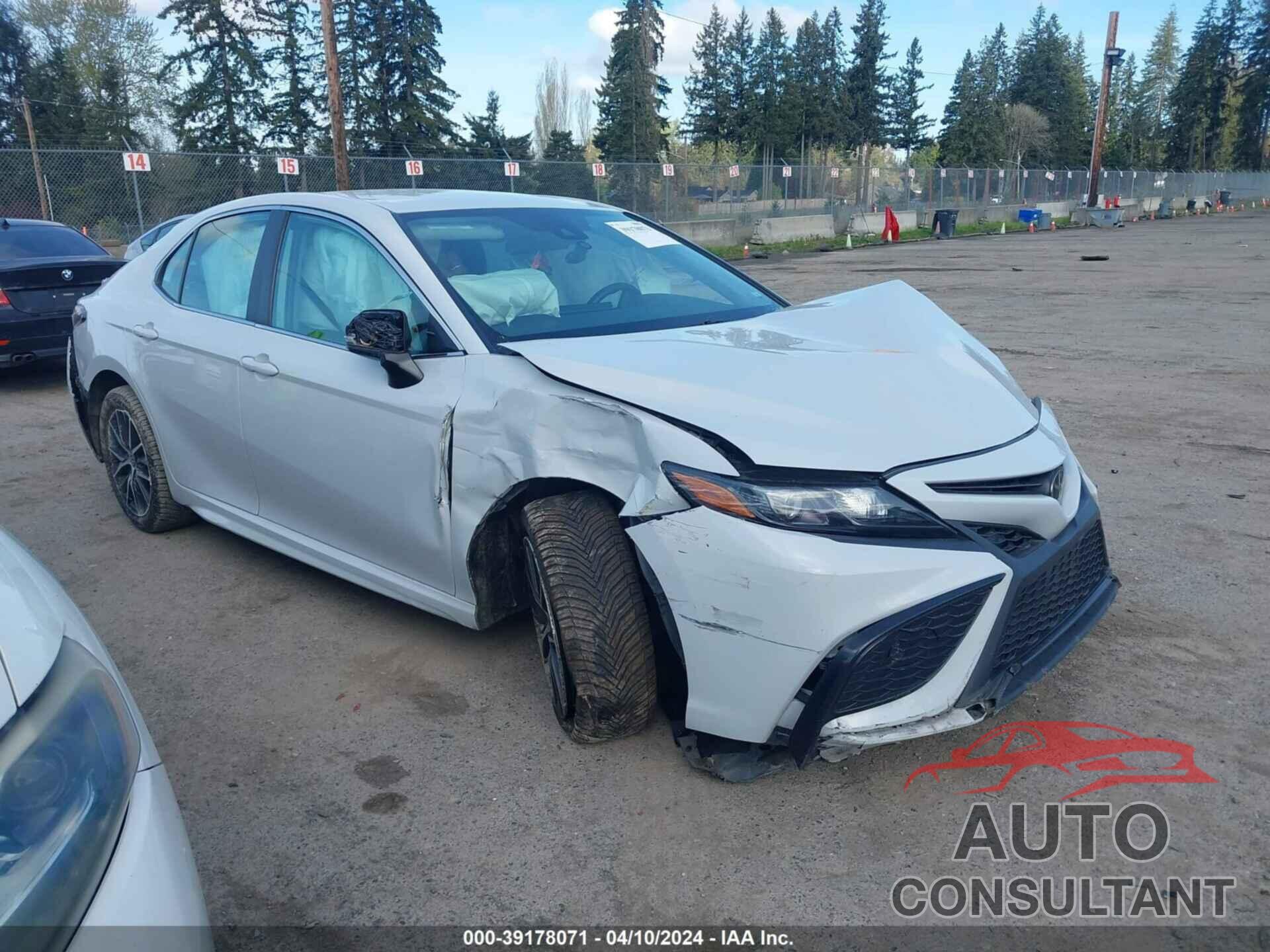TOYOTA CAMRY 2022 - 4T1G11AK9NU027890
