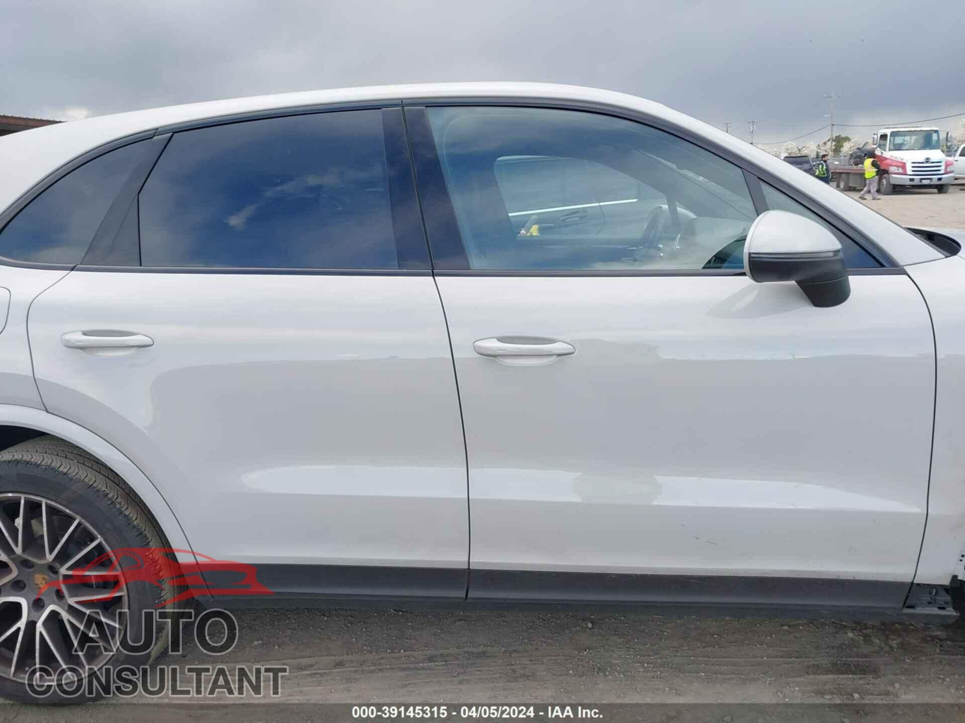 PORSCHE CAYENNE 2023 - WP1AA2AY9PDA09993