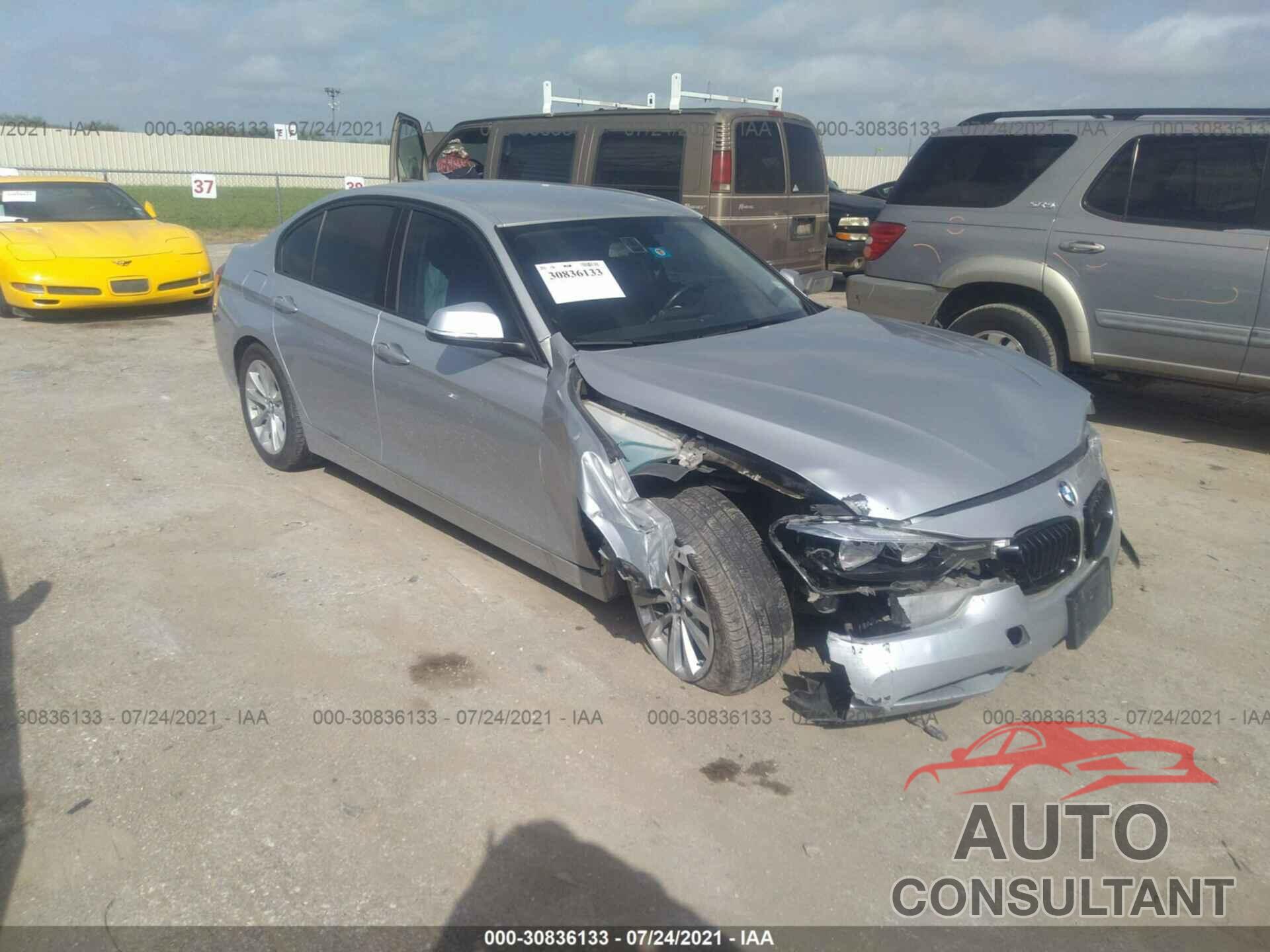BMW 3 SERIES 2016 - WBA8E1G52GNU10613