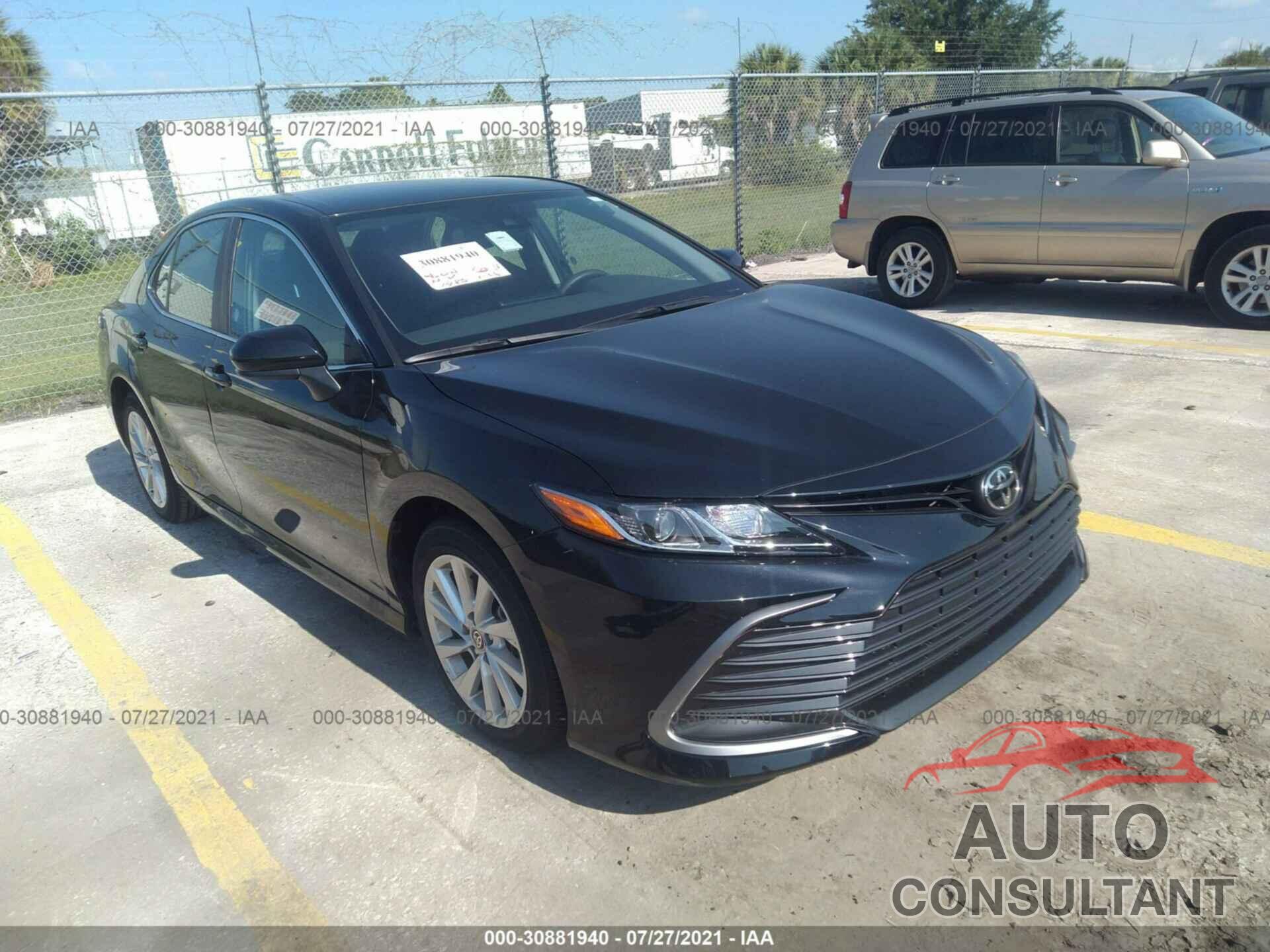 TOYOTA CAMRY 2021 - 4T1C11AK0MU555153