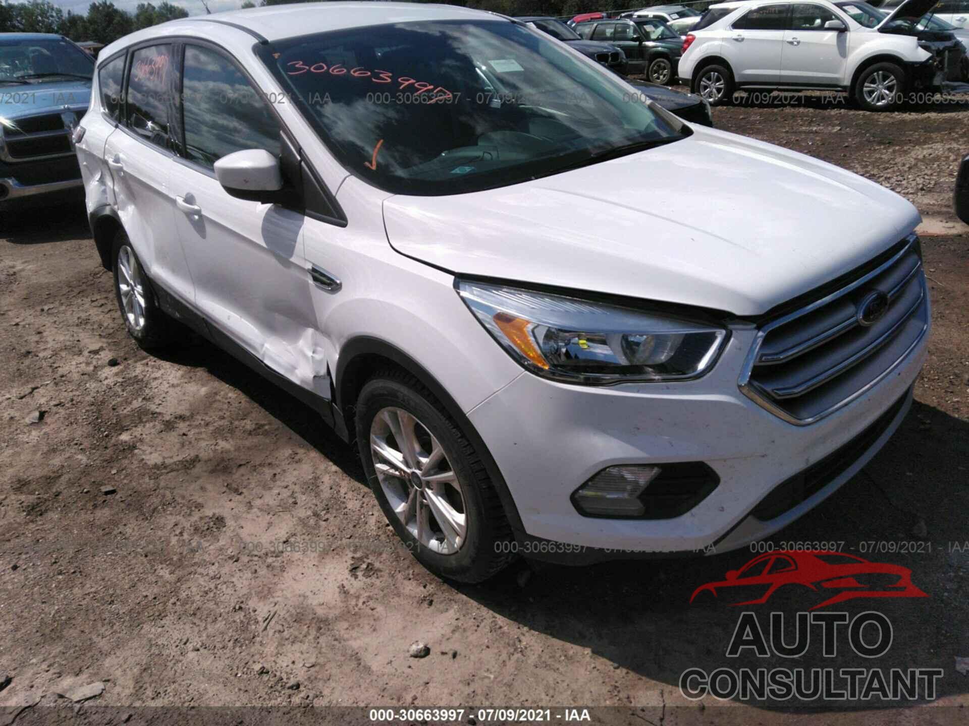 FORD ESCAPE 2017 - 1FMCU0GD6HUB28673