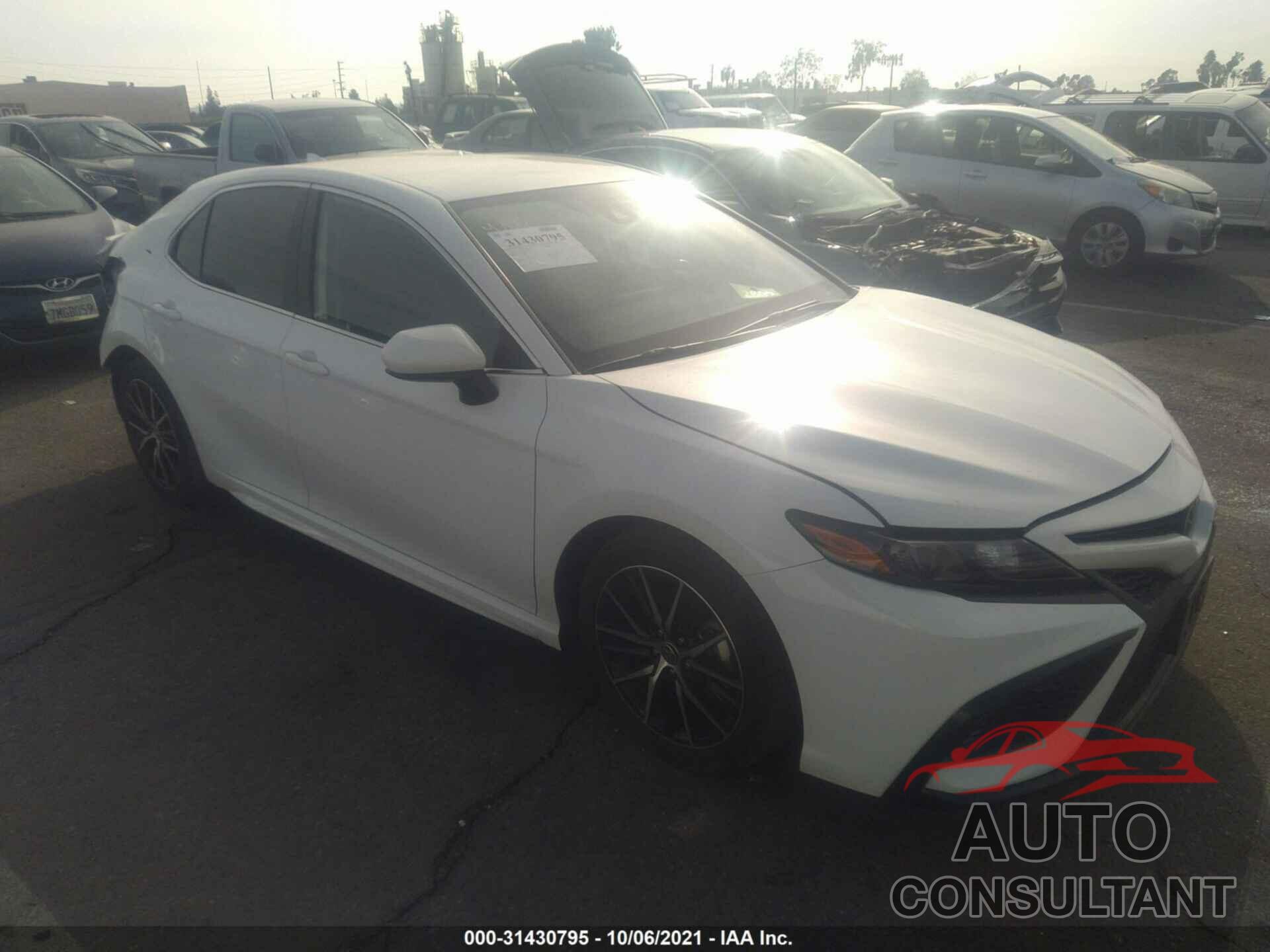 TOYOTA CAMRY 2021 - 4T1G11AK9MU428063