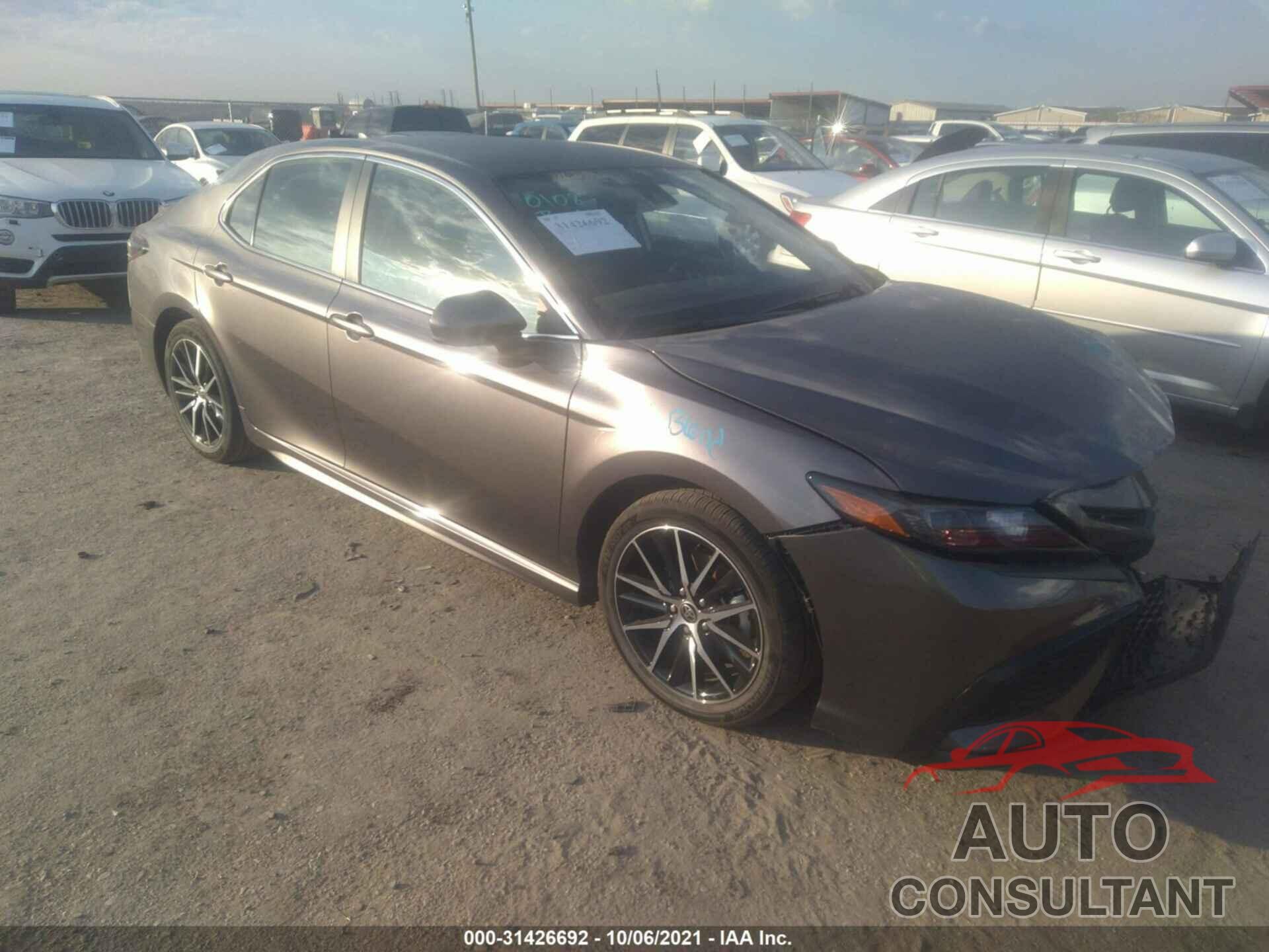 TOYOTA CAMRY 2021 - 4T1G11AK2MU475290