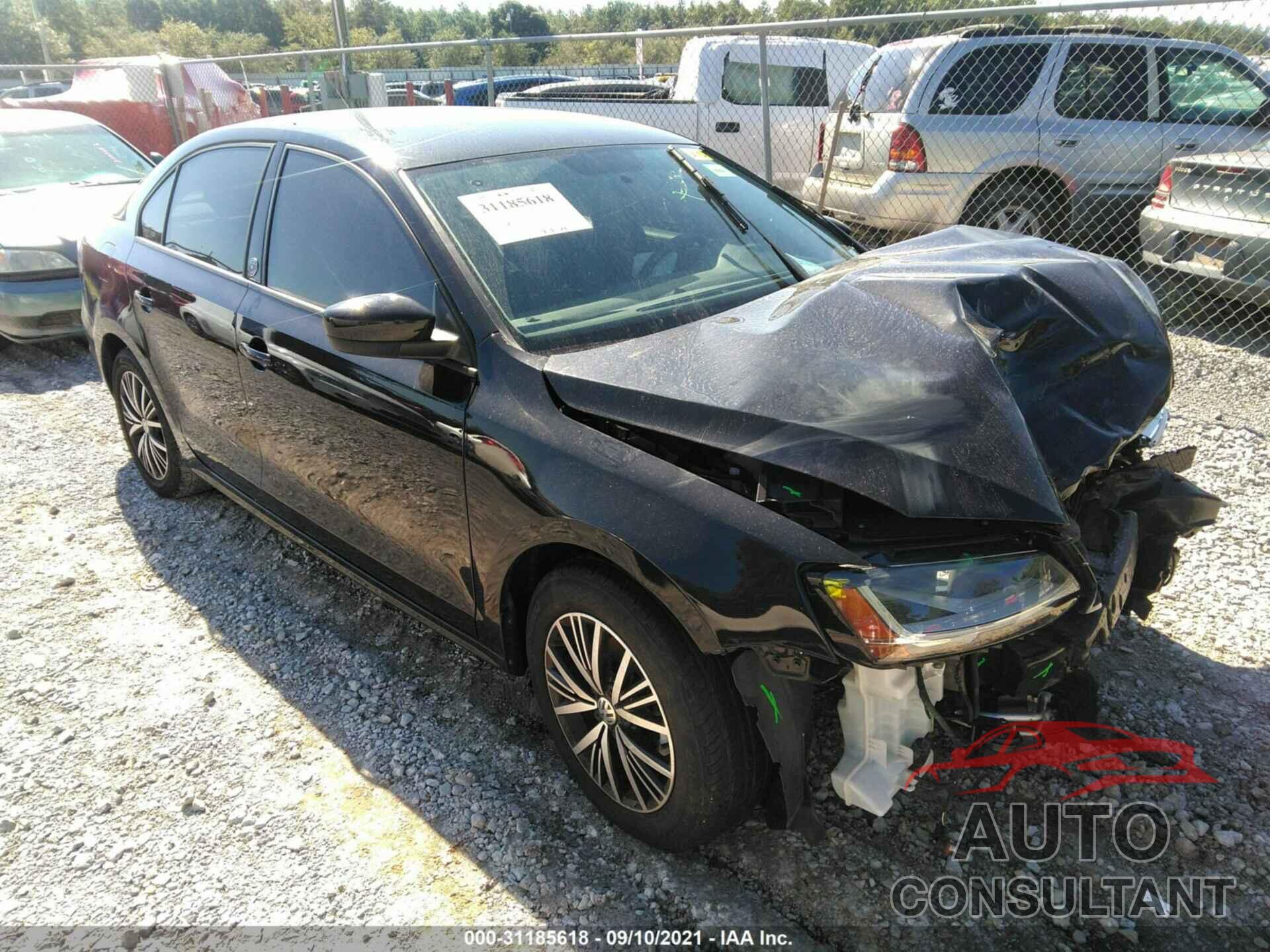 VOLKSWAGEN JETTA 2018 - 3VWDB7AJ5JM208270