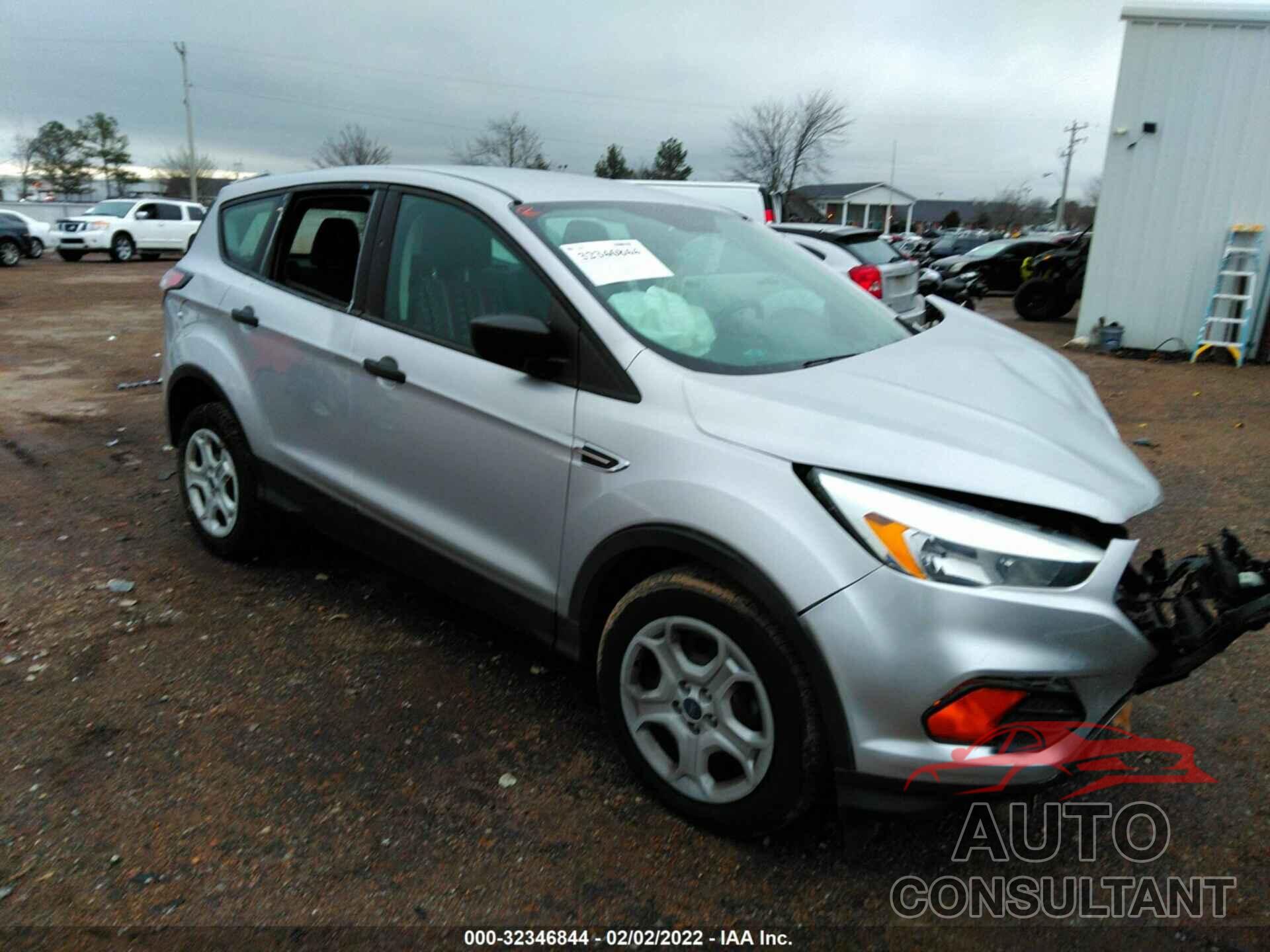 FORD ESCAPE 2017 - 1FMCU0F73HUA36111