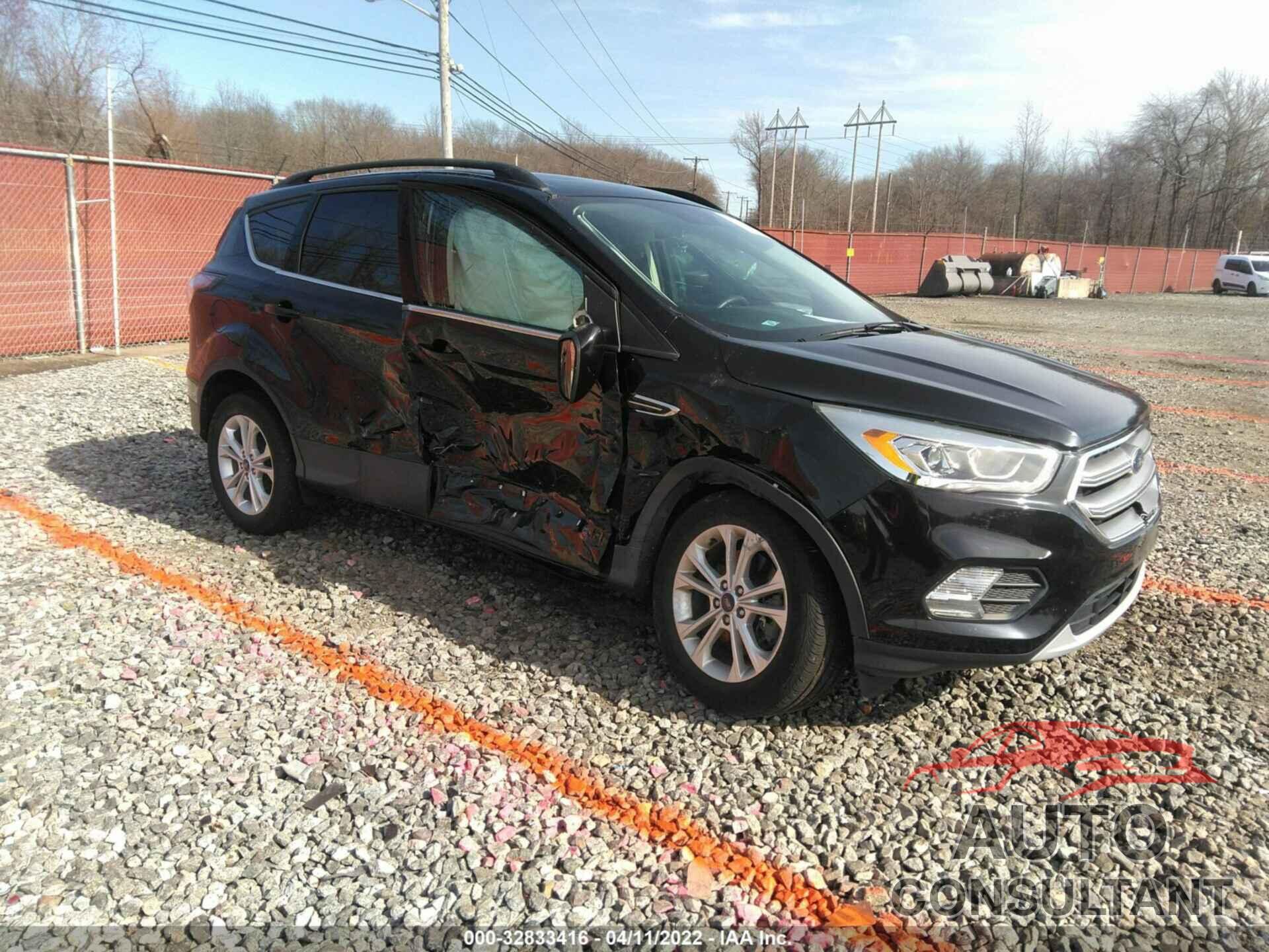 FORD ESCAPE 2017 - 1FMCU9G99HUB33947