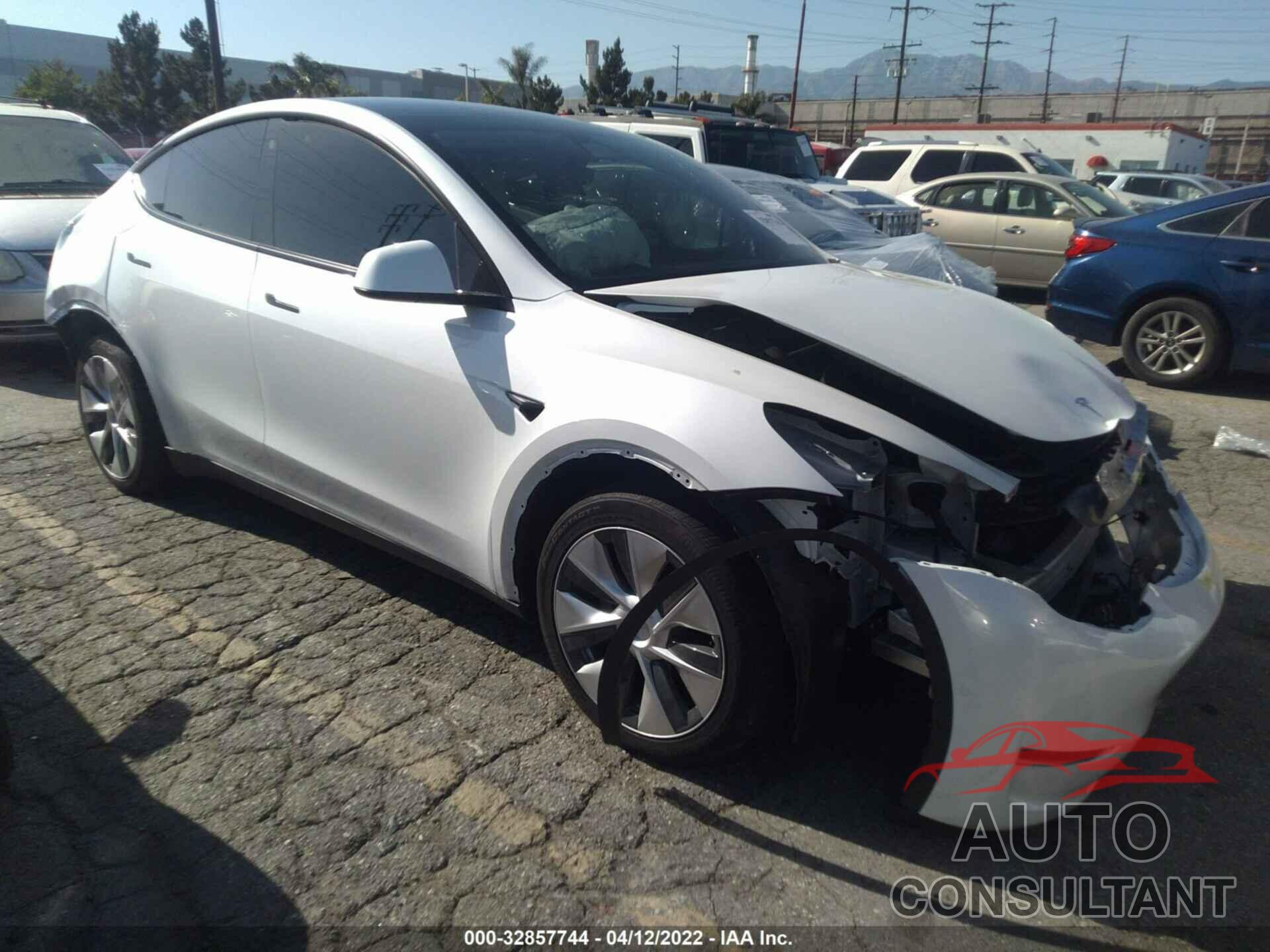 TESLA MODEL Y 2021 - 5YJYGAEE9MF113297