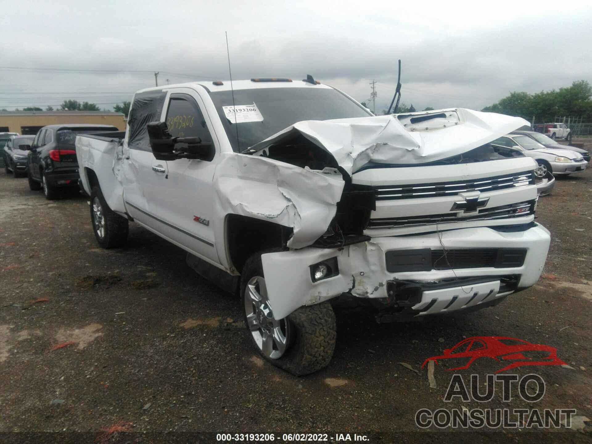 CHEVROLET SILVERADO 2500HD 2018 - 1GC1KWEY1JF241046