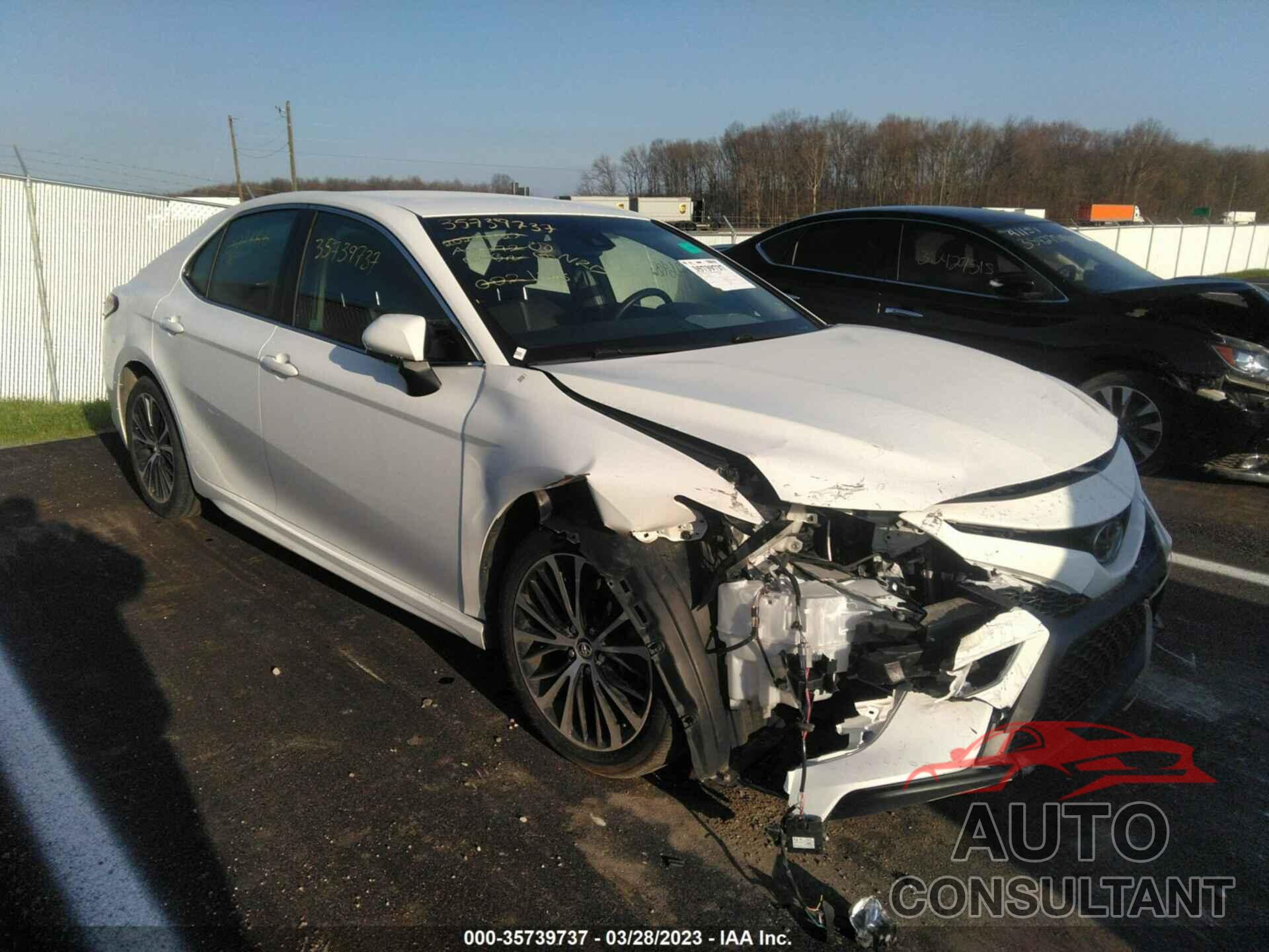 TOYOTA CAMRY 2018 - JTNB11HK8J3002186