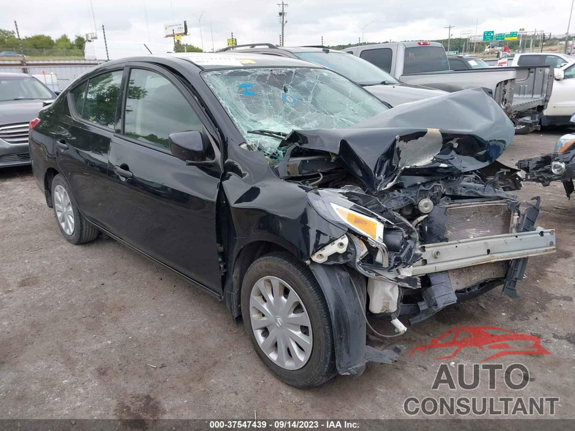 NISSAN VERSA 2018 - 3N1CN7AP7JL835359