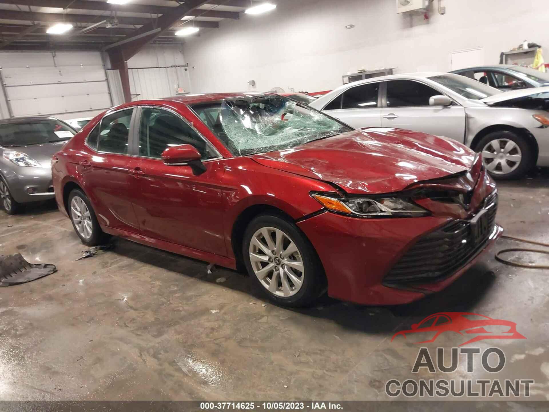 TOYOTA CAMRY 2018 - 4T1B11HK6JU529282