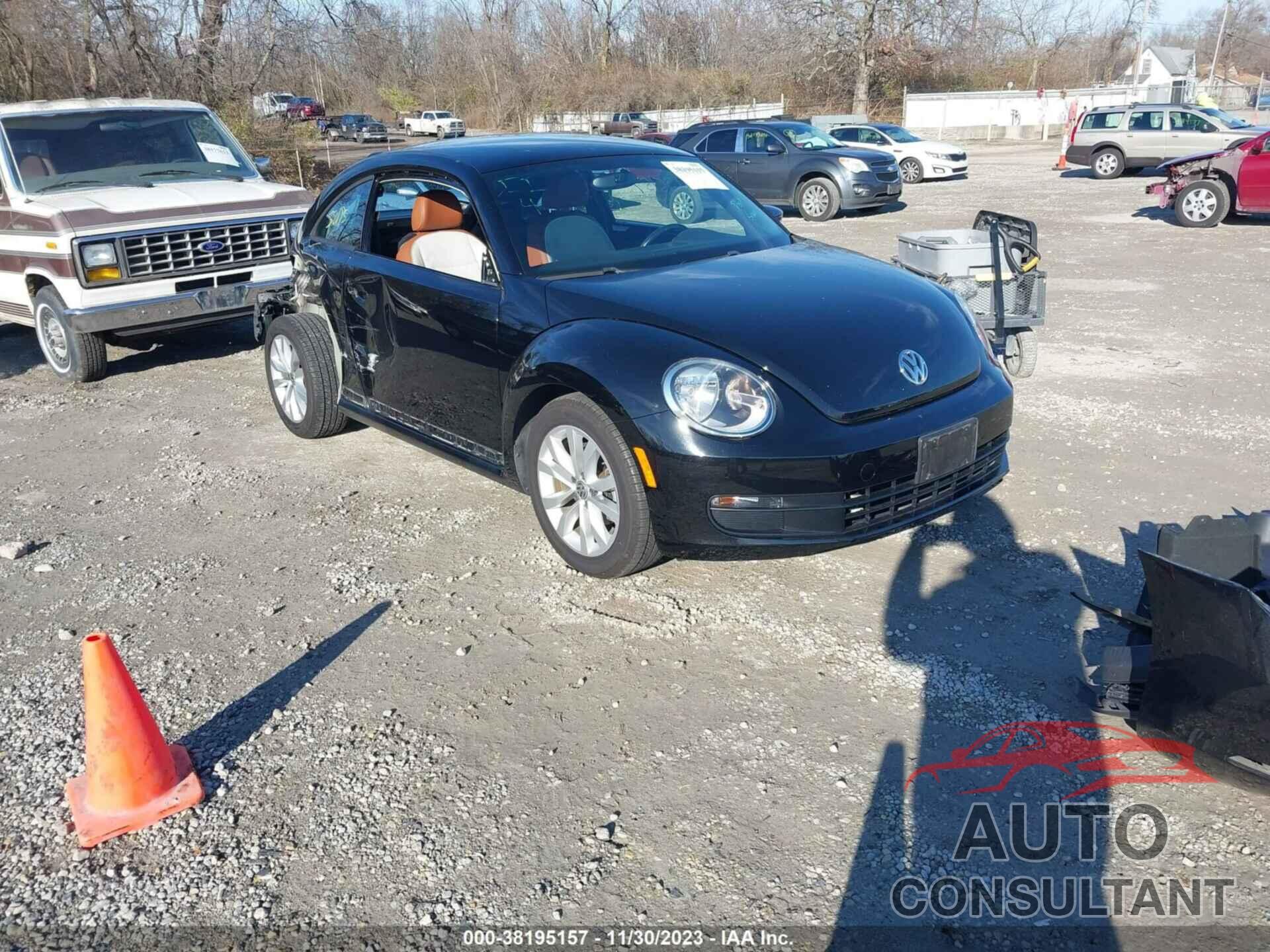 VOLKSWAGEN BEETLE 2015 - 3VWF17AT5FM607829