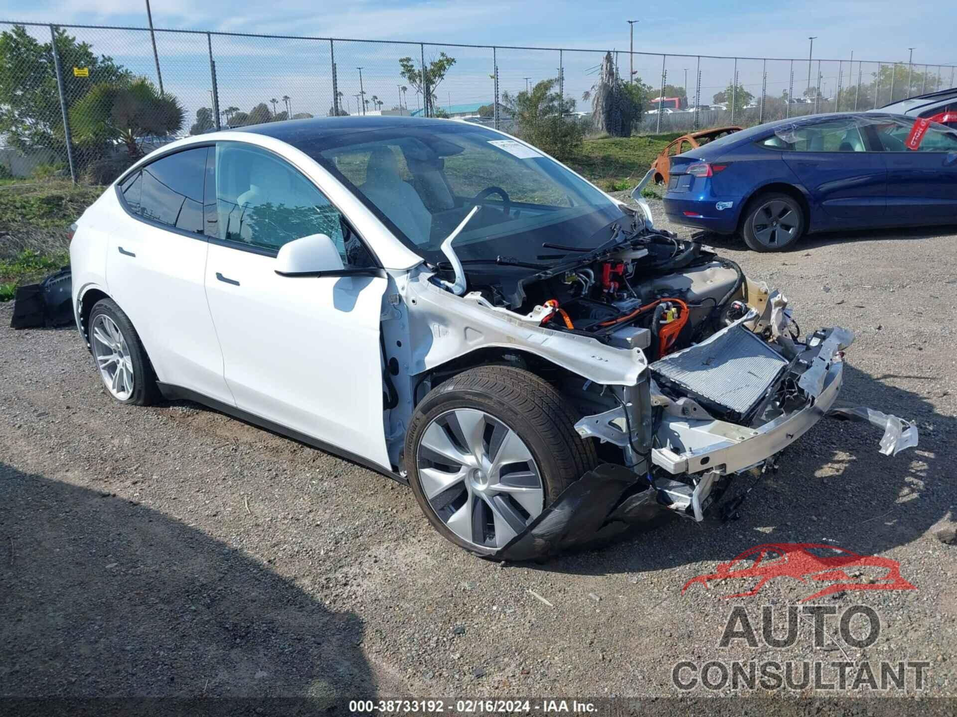 TESLA MODEL Y 2023 - 7SAYGDEE4PF853414