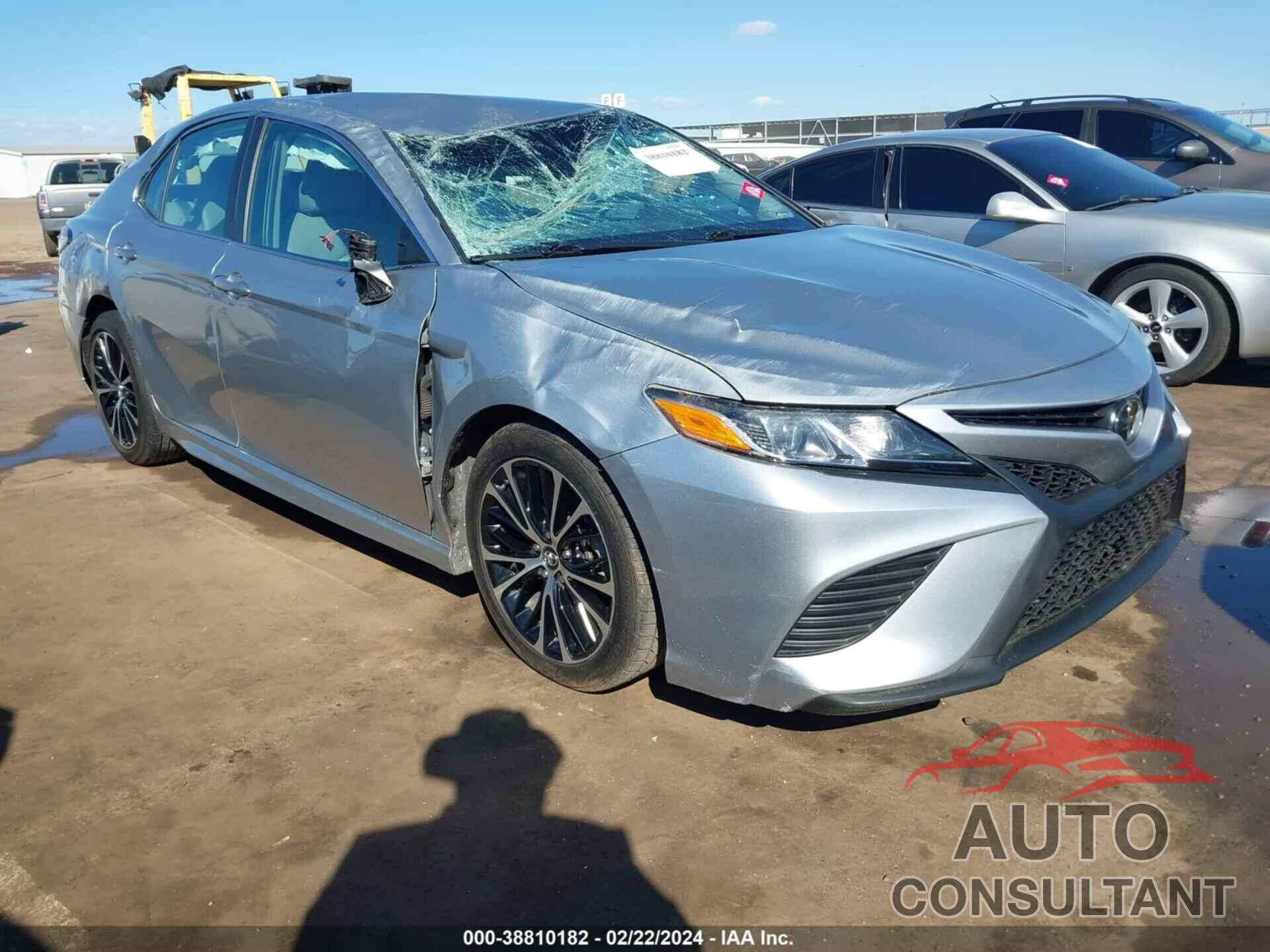 TOYOTA CAMRY 2018 - 4T1B11HK7JU566843