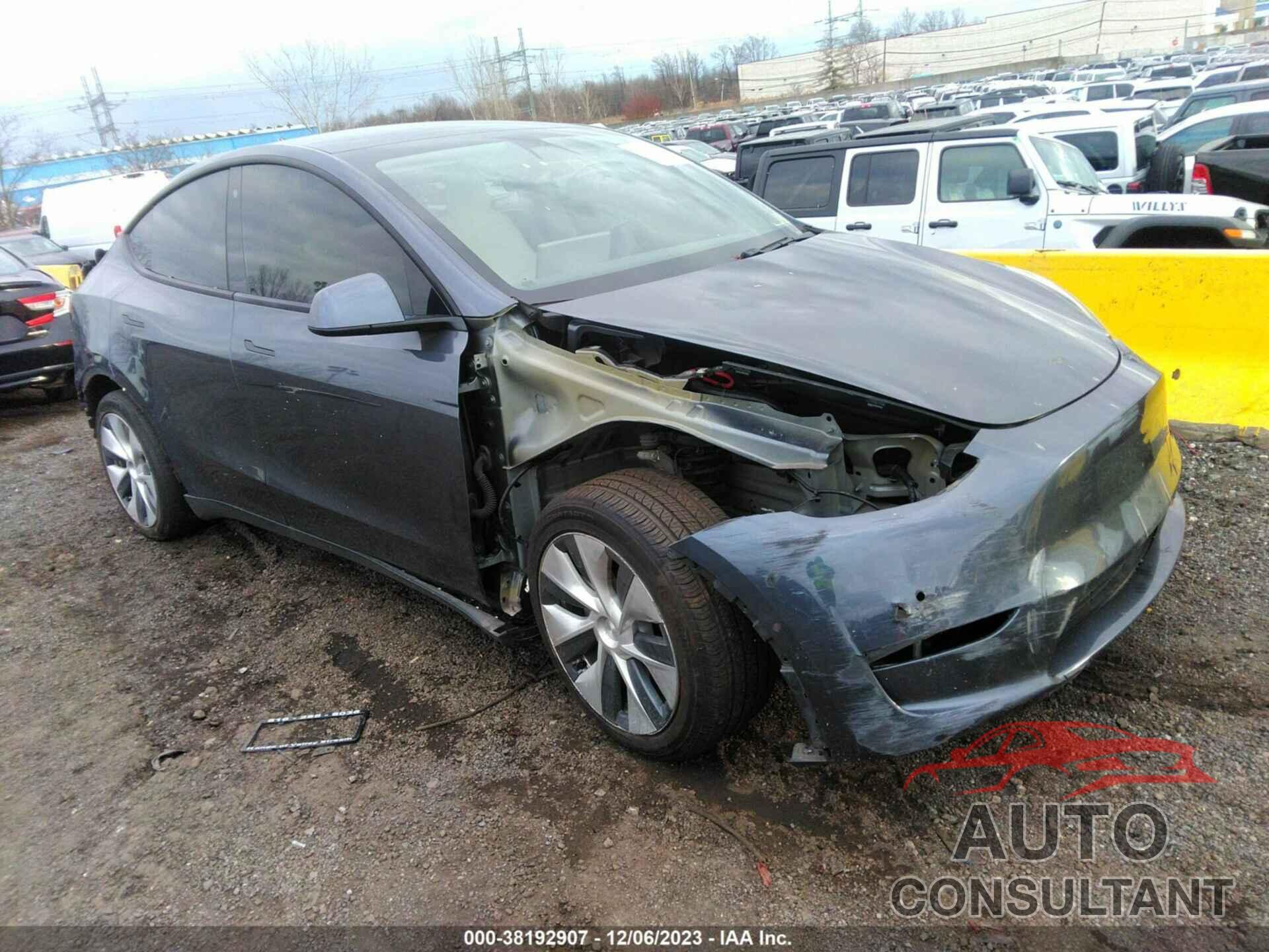 TESLA MODEL Y 2020 - 5YJYGDEE2LF031038