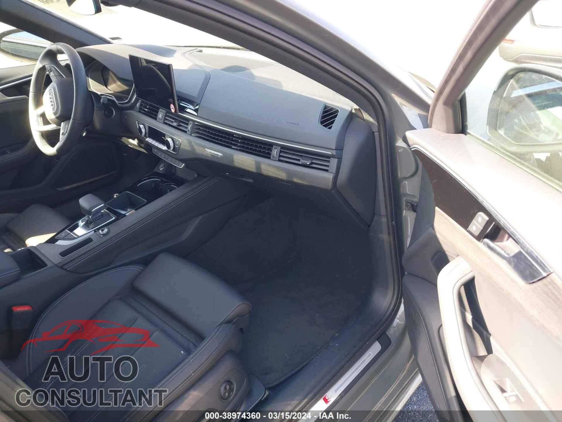 AUDI A4 2024 - WAUEAAF48RN003938