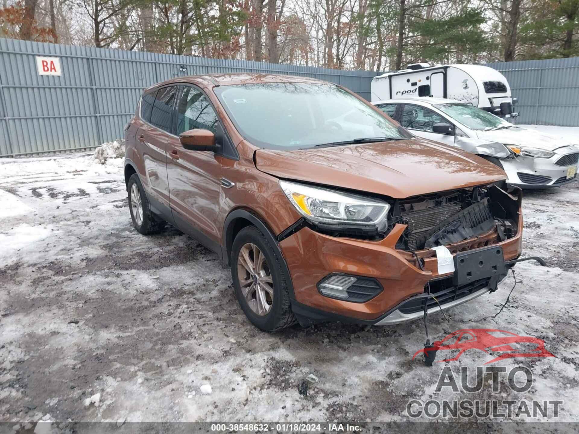 FORD ESCAPE 2017 - 1FMCU9G97HUD67049