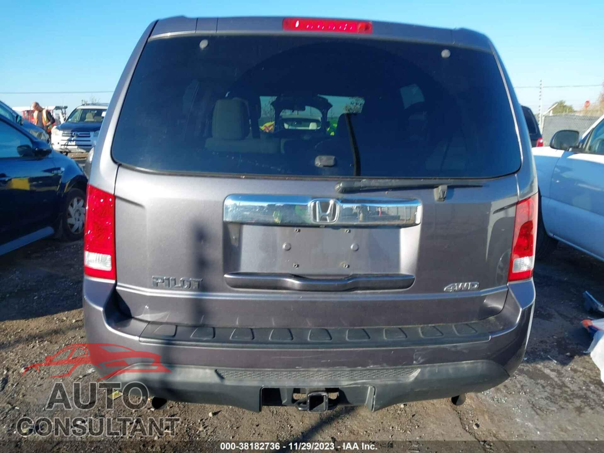 HONDA PILOT 2015 - 5FNYF4H28FB045292