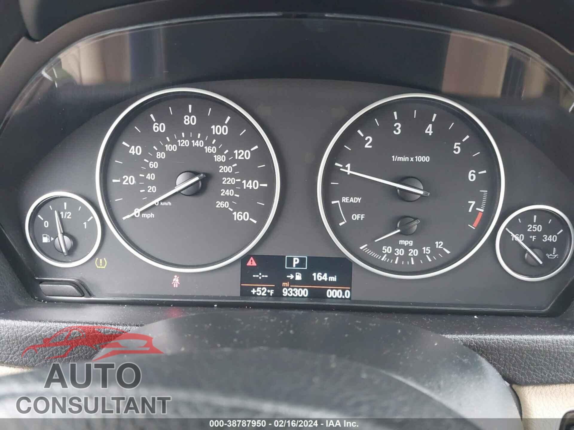 BMW 320I 2016 - WBA8E5G50GNU20564
