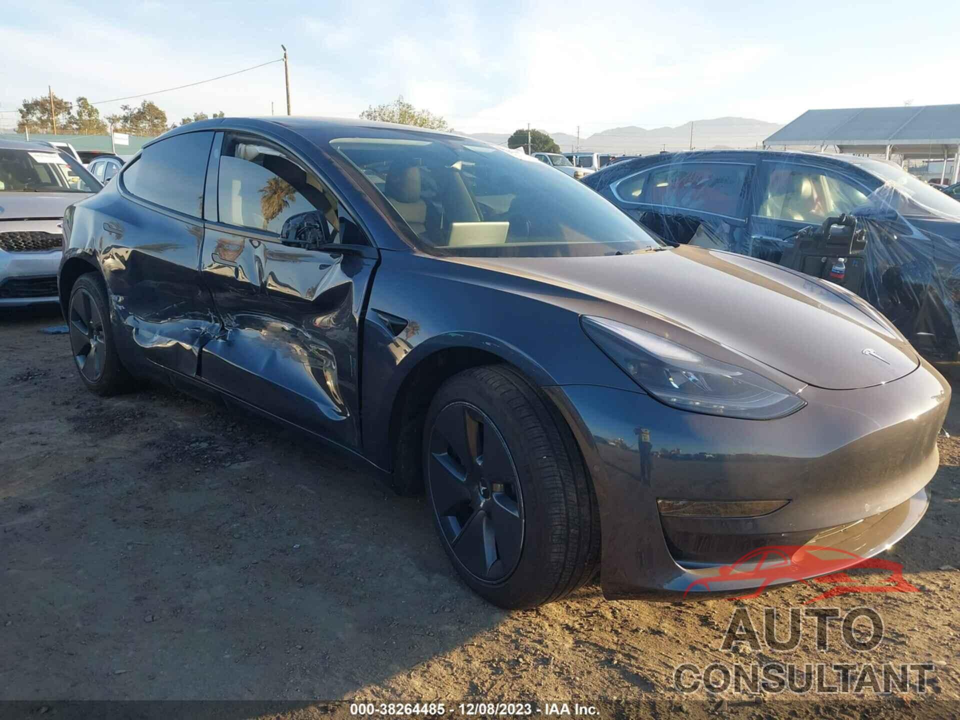 TESLA MODEL 3 2022 - 5YJ3E1EA9NF376551