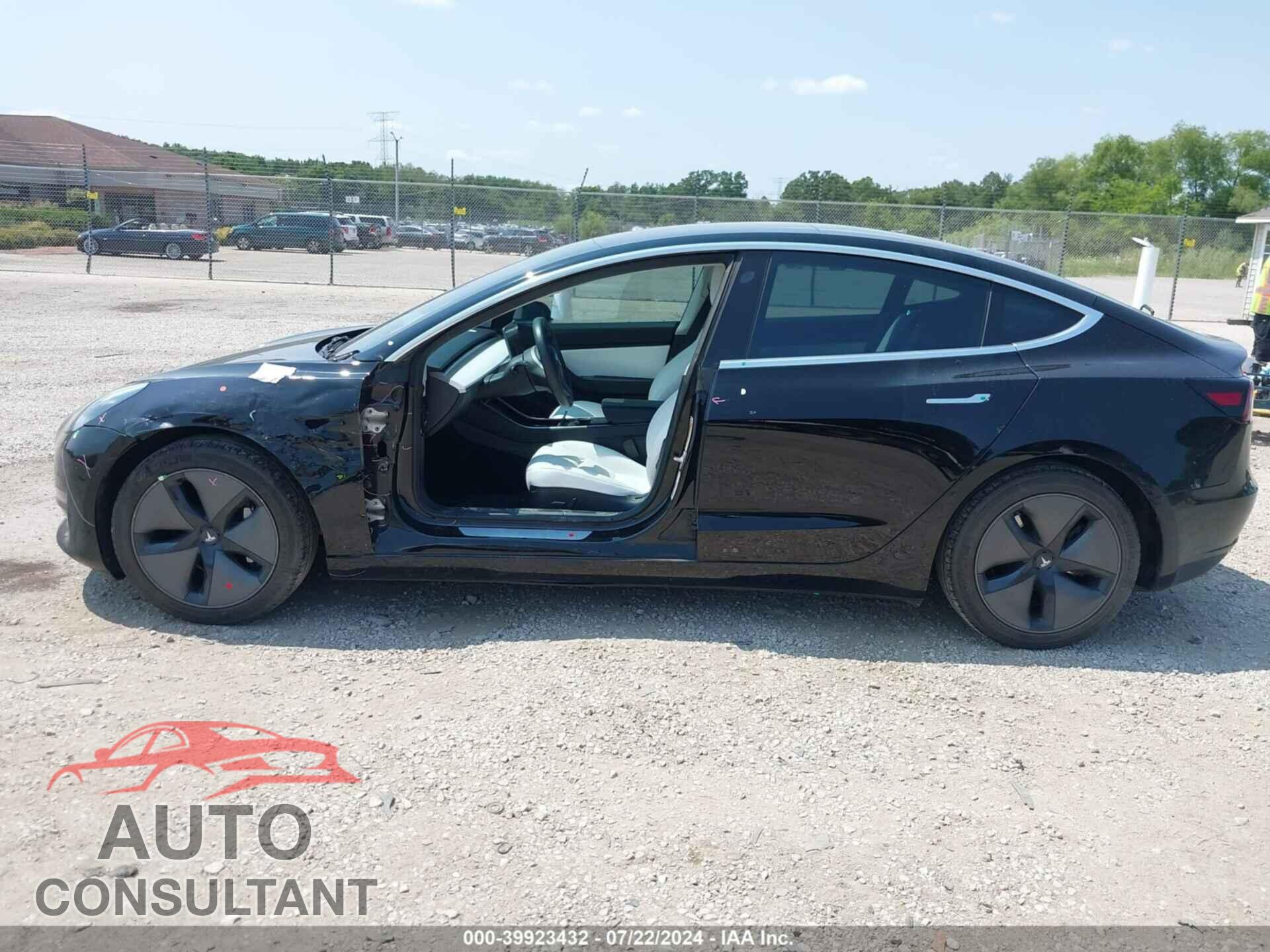 TESLA MODEL 3 2018 - 5YJ3E1EB7JF170552