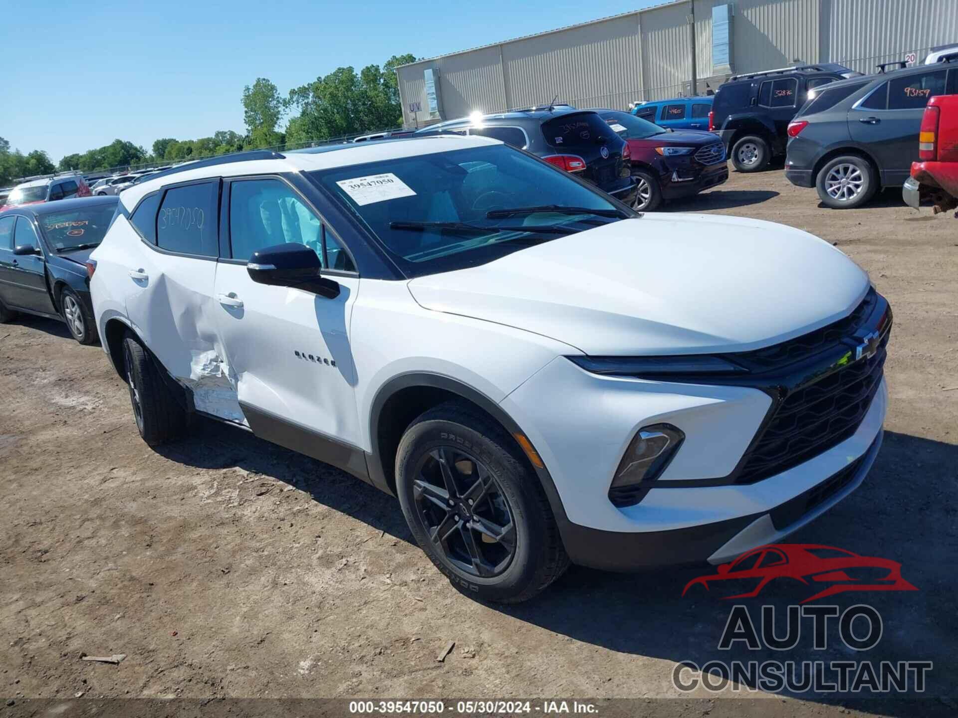 CHEVROLET BLAZER 2023 - 3GNKBDR40PS223374