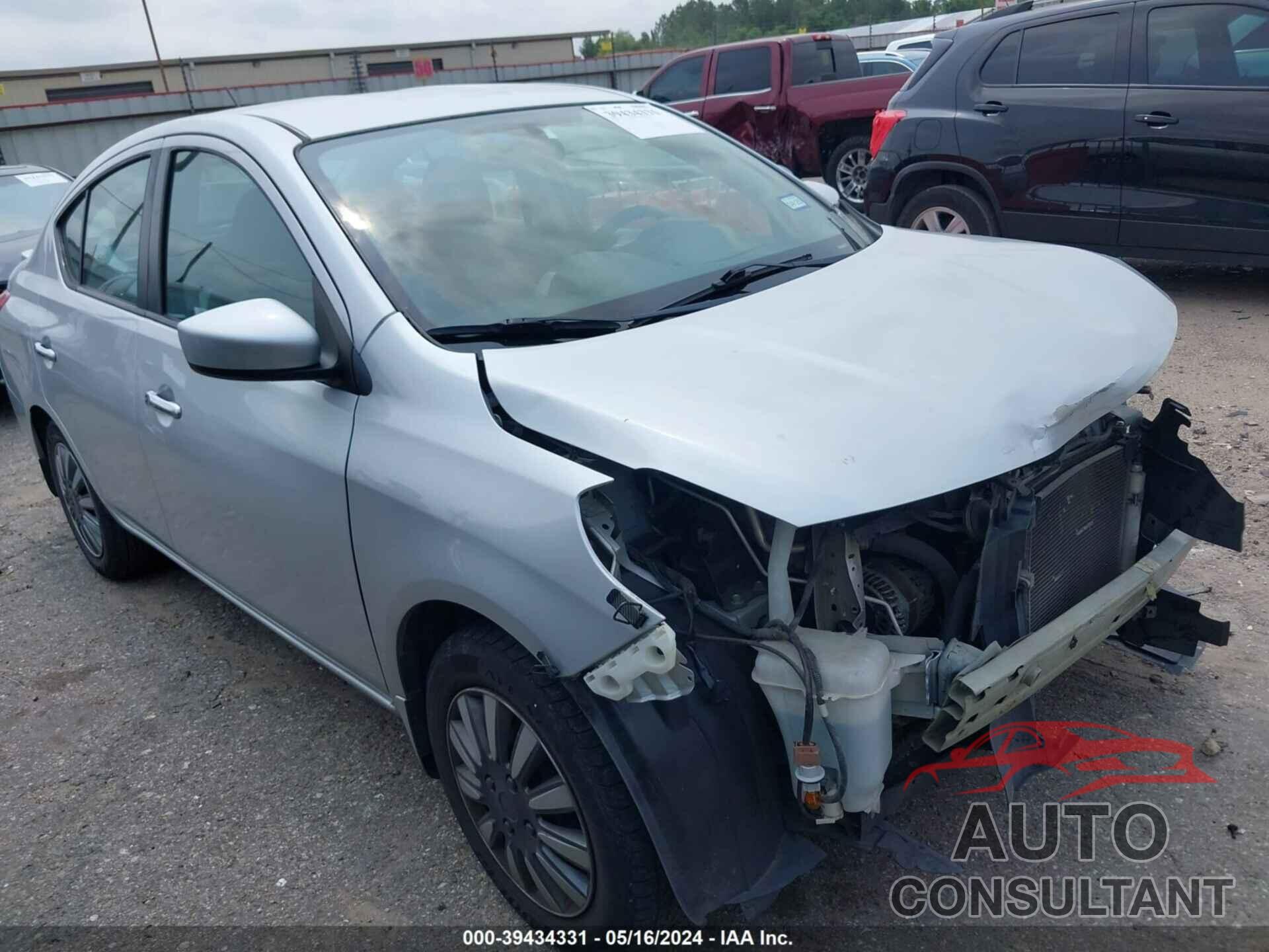 NISSAN VERSA 2018 - 3N1CN7AP7JL828850