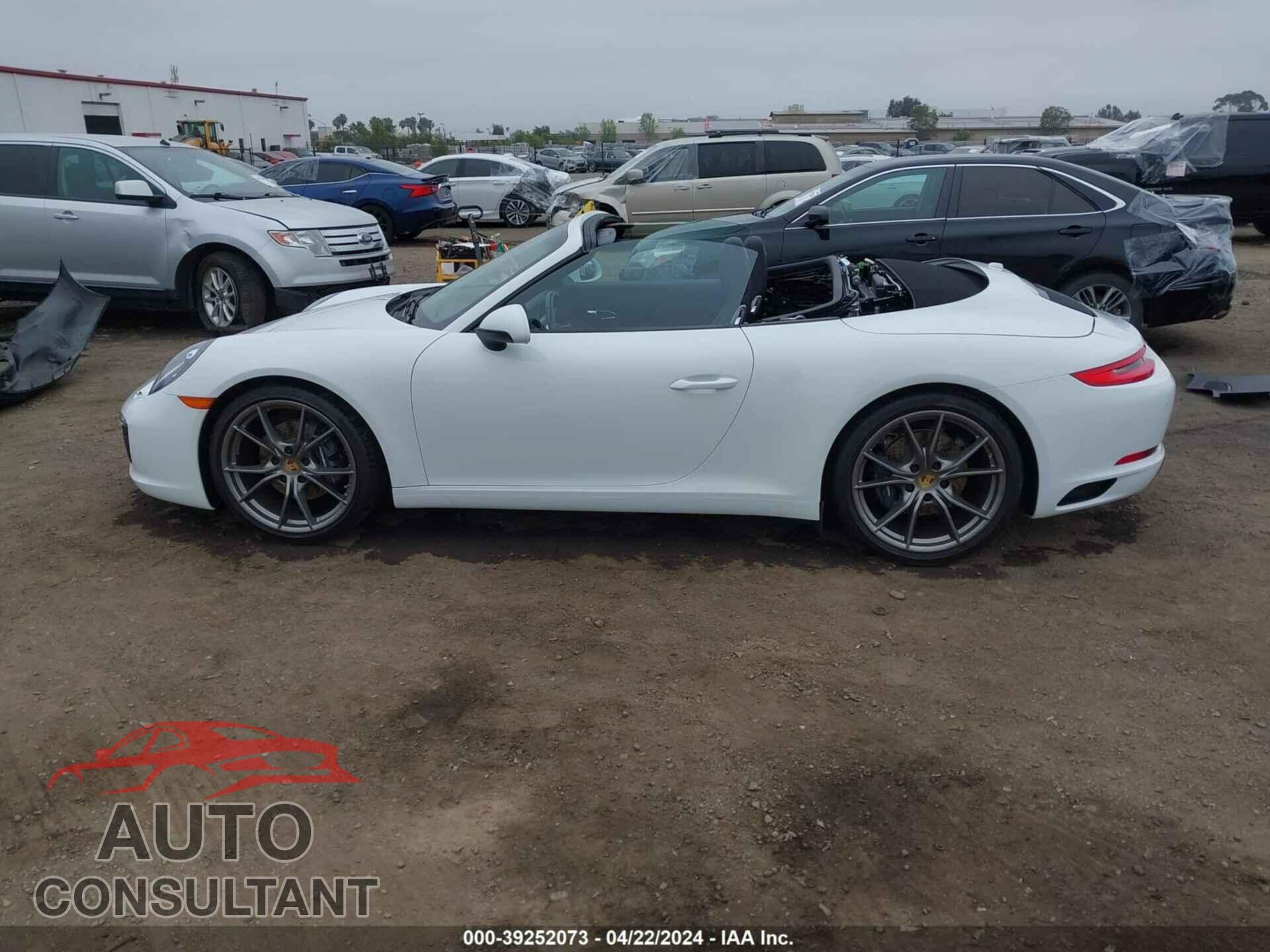 PORSCHE 911 2017 - WP0CA2A90HS141167