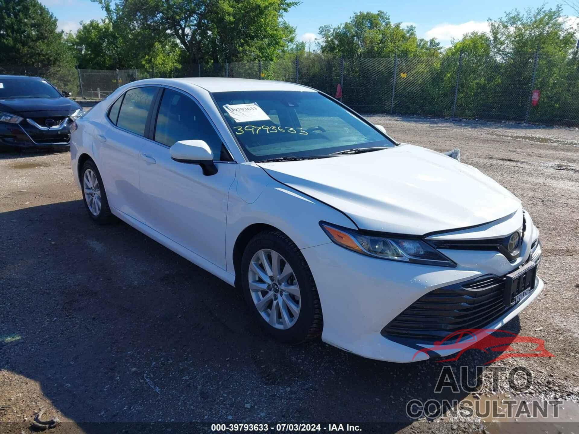 TOYOTA CAMRY 2018 - 4T1B11HK4JU128264