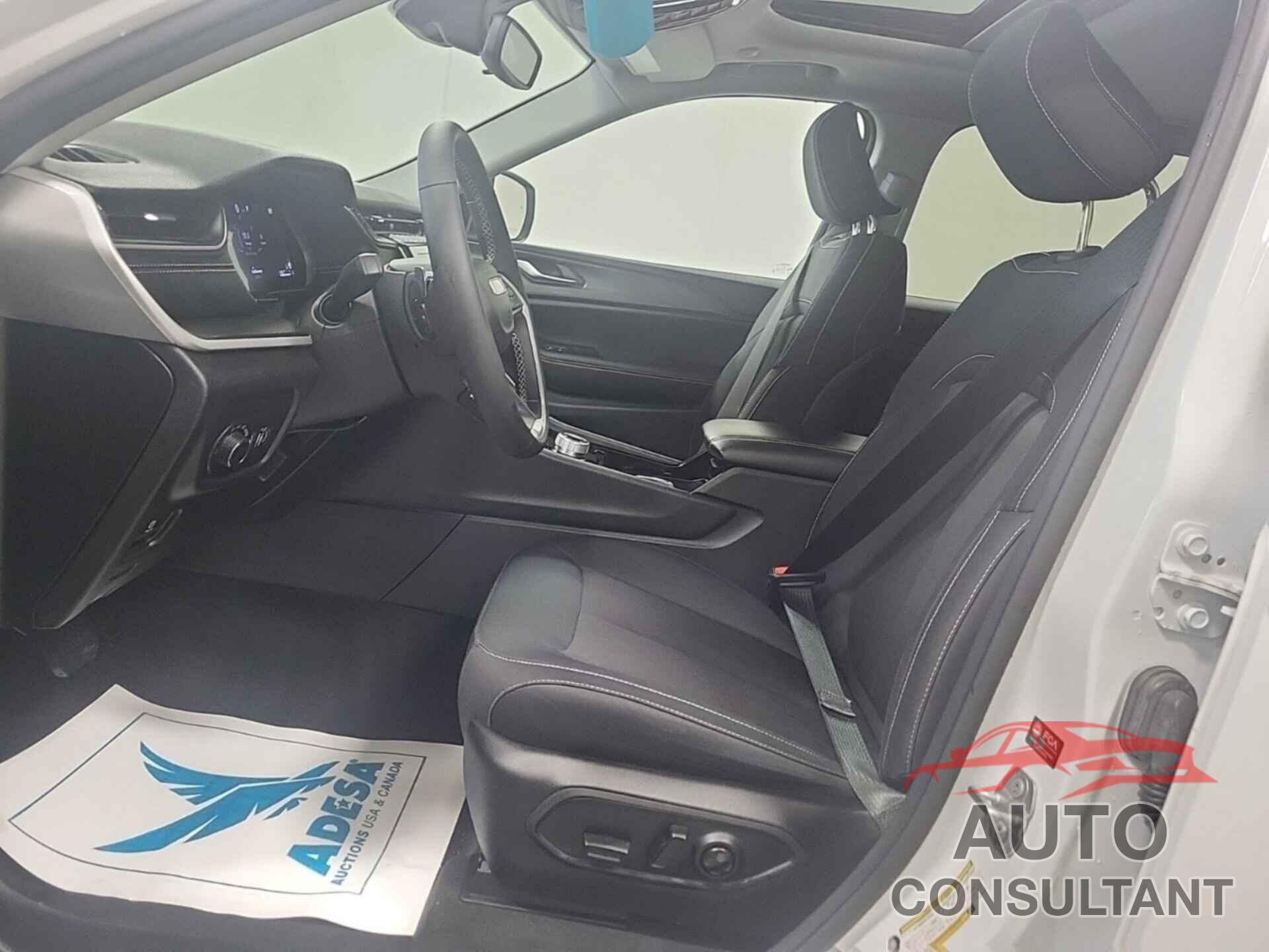 JEEP GRAND CHEROKEE 2023 - 1C4RJHAG4PC541382
