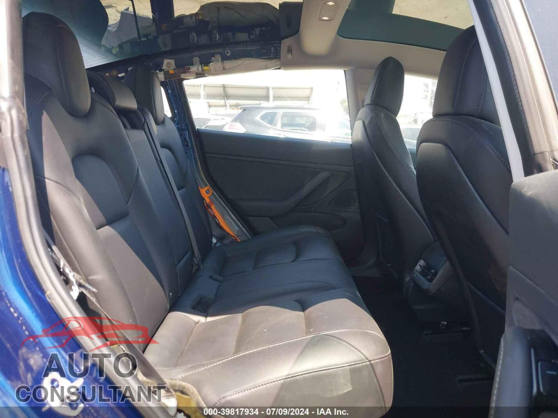 TESLA MODEL 3 2018 - 5YJ3E1EB0JF105302