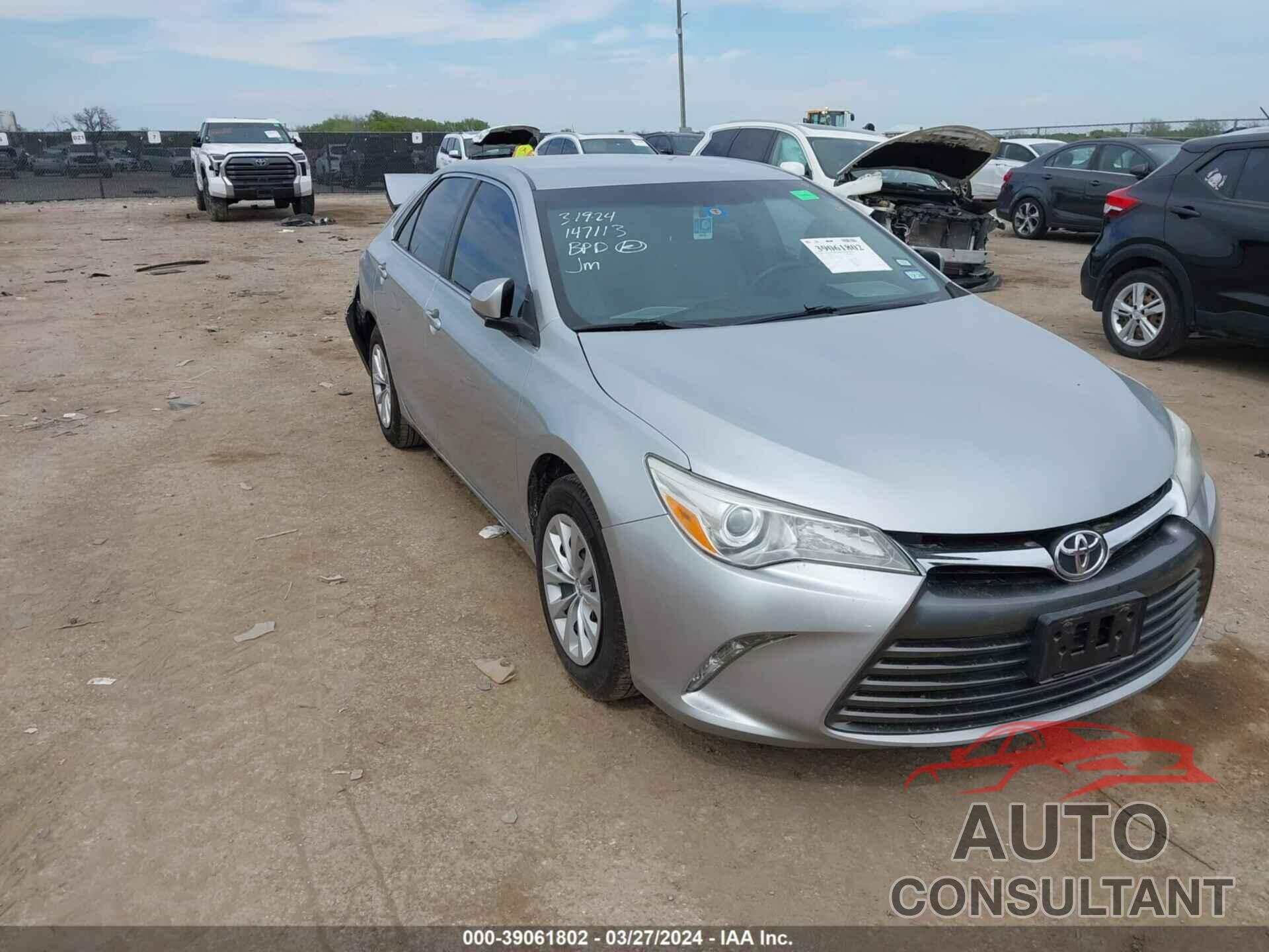 TOYOTA CAMRY 2016 - 4T4BF1FK2GR573525