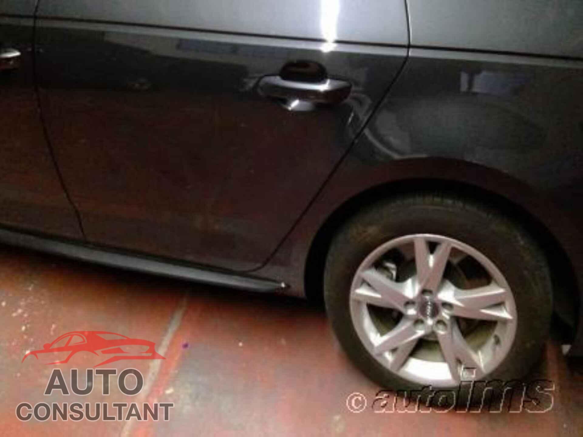 AUDI A4 2018 - WAUDNAF43JA141995