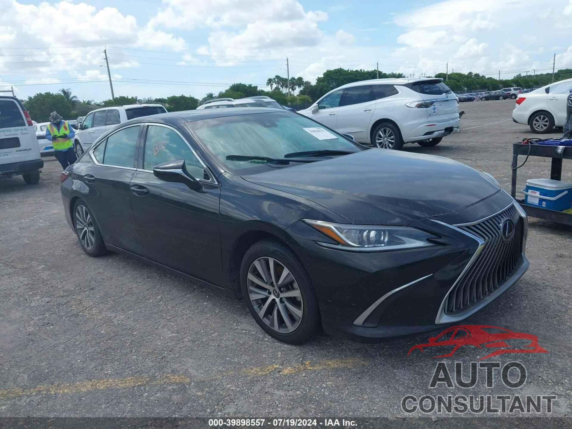 LEXUS ES 2020 - 58ACZ1B19LU069236