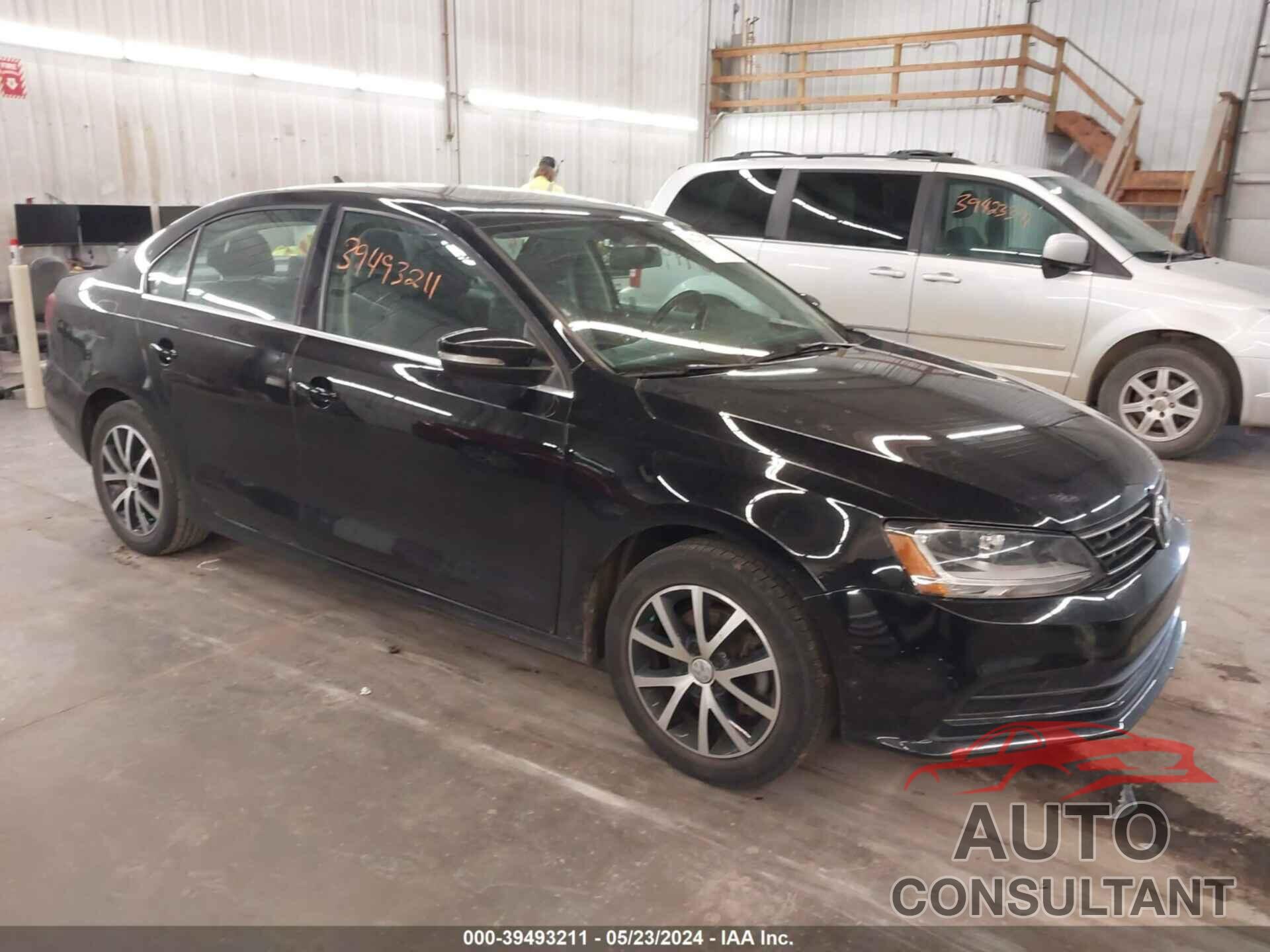 VOLKSWAGEN JETTA 2018 - 3VWDB7AJ8JM240887