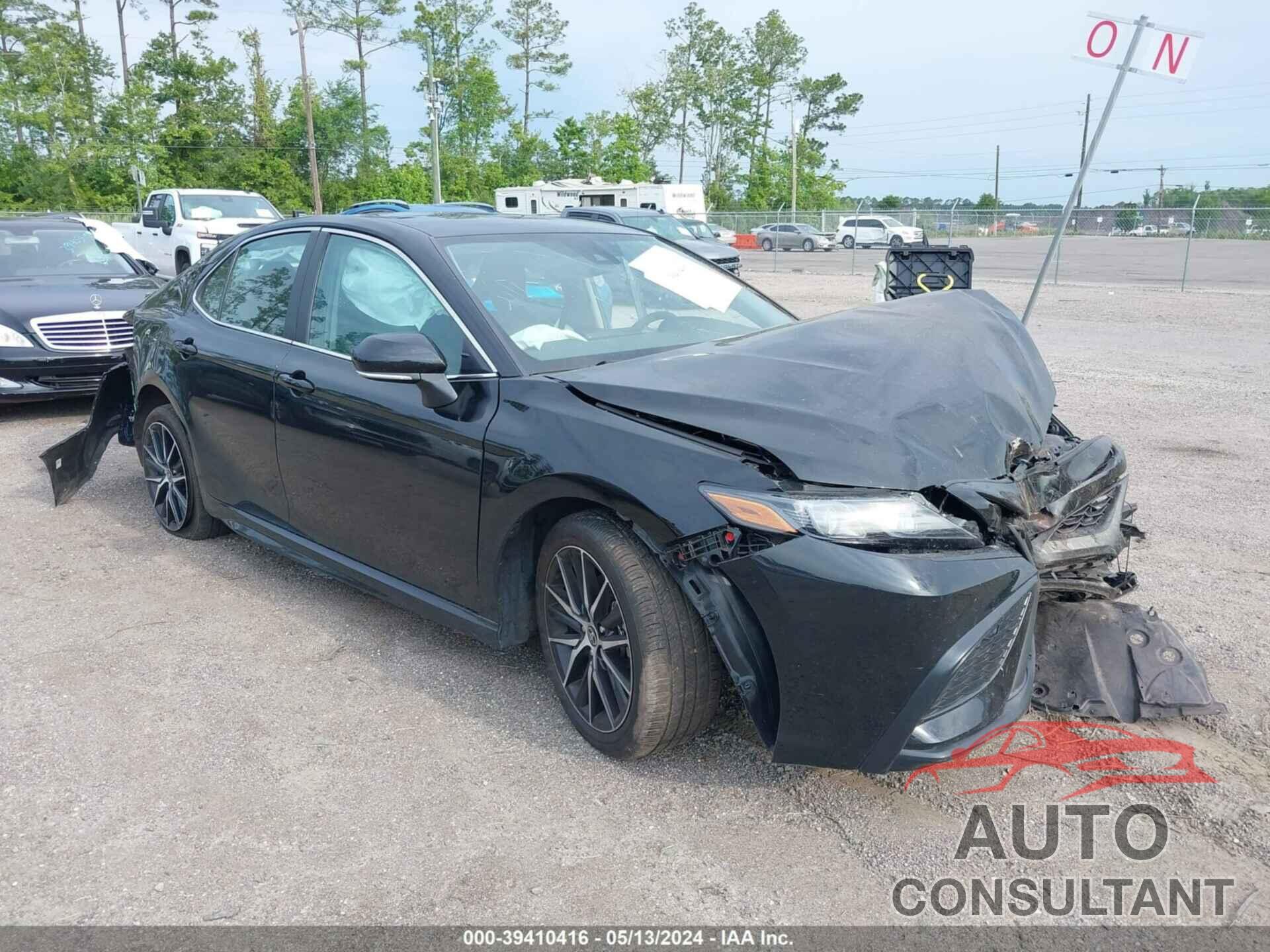 TOYOTA CAMRY 2023 - 4T1G11AK9PU748732