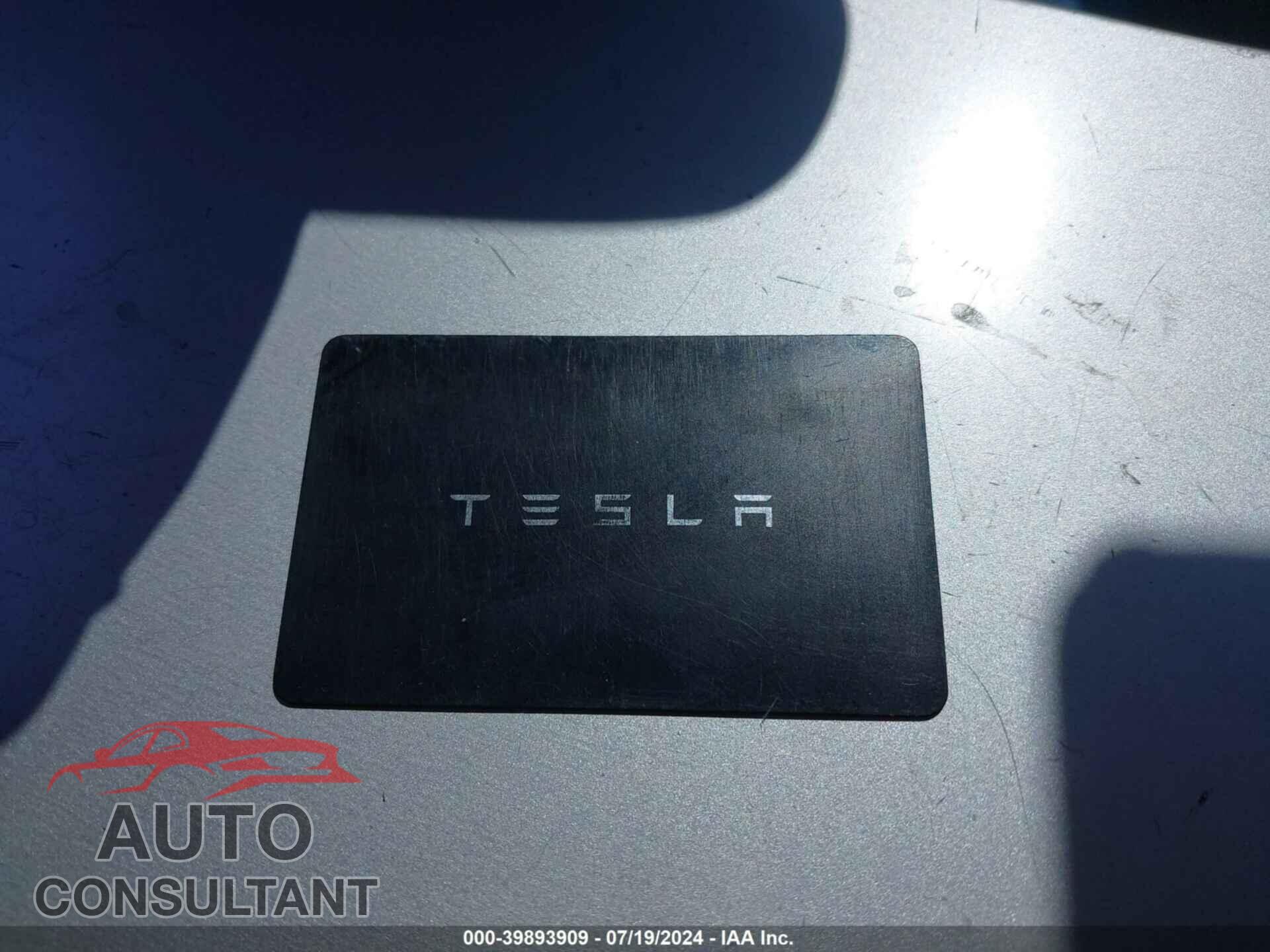 TESLA MODEL 3 2021 - 5YJ3E1EA0MF996395