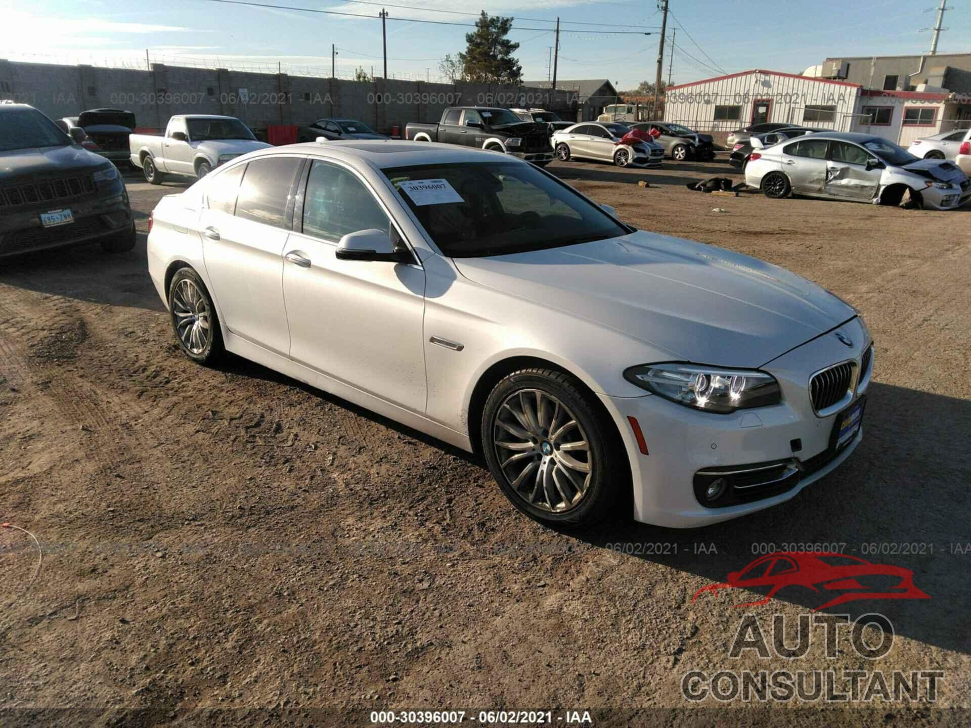 BMW 5 SERIES 2016 - WBA5A5C58GG352135