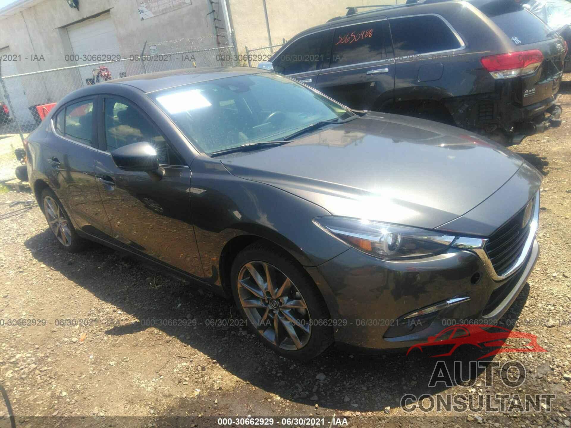 MAZDA MAZDA3 4-DOOR 2018 - 3MZBN1W35JM230081