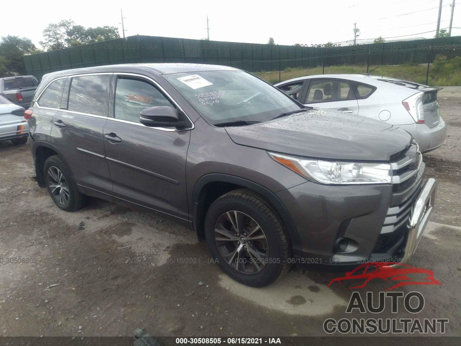 TOYOTA HIGHLANDER 2018 - 5TDBZRFH3JS828154