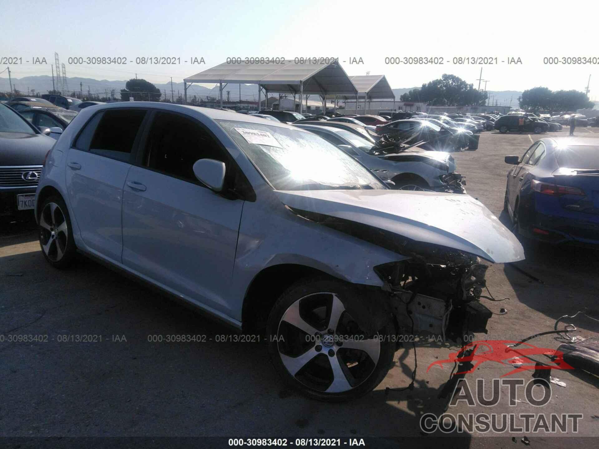VOLKSWAGEN GOLF GTI 2018 - 3VW547AU7JM290513