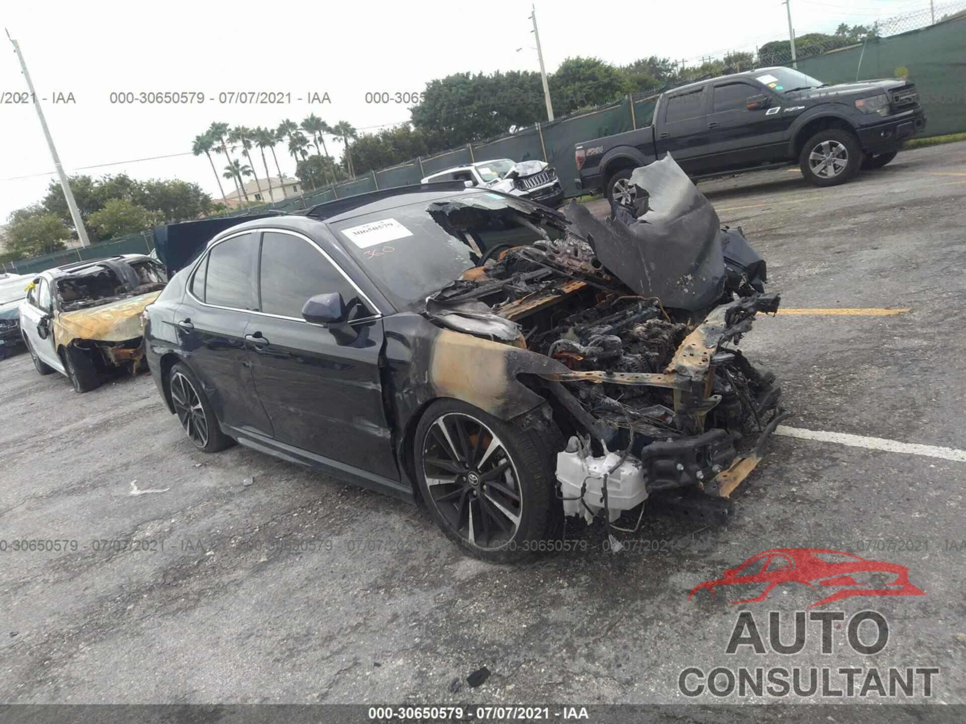 TOYOTA CAMRY 2019 - 4T1B61HK6KU246643