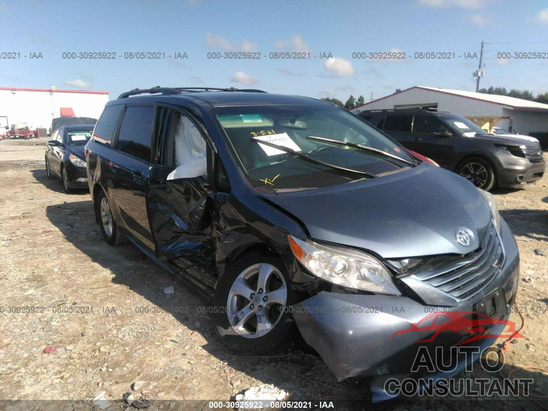 TOYOTA SIENNA 2017 - 5TDKZ3DC4HS821437