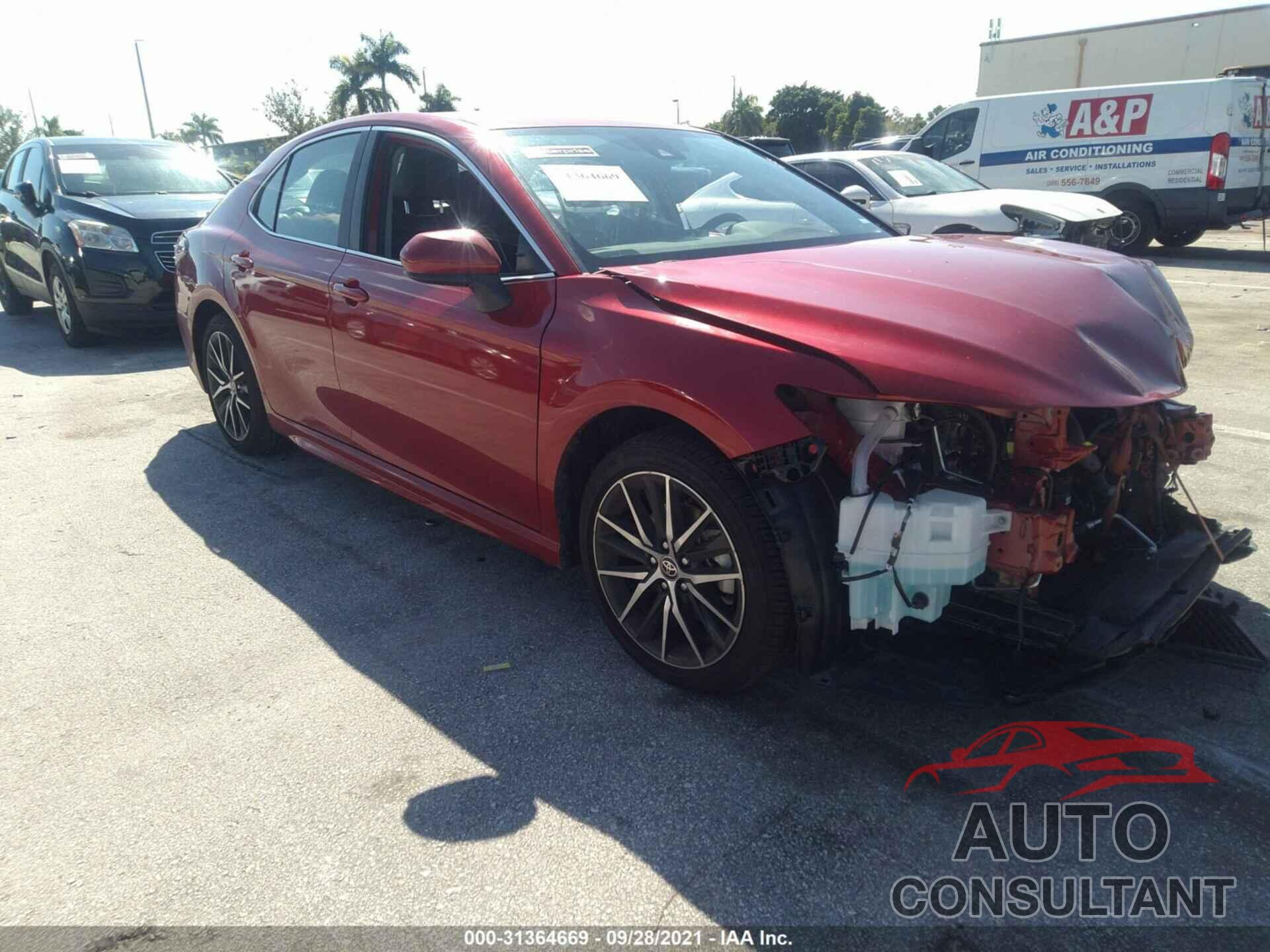 TOYOTA CAMRY 2021 - 4T1G11AK4MU446017